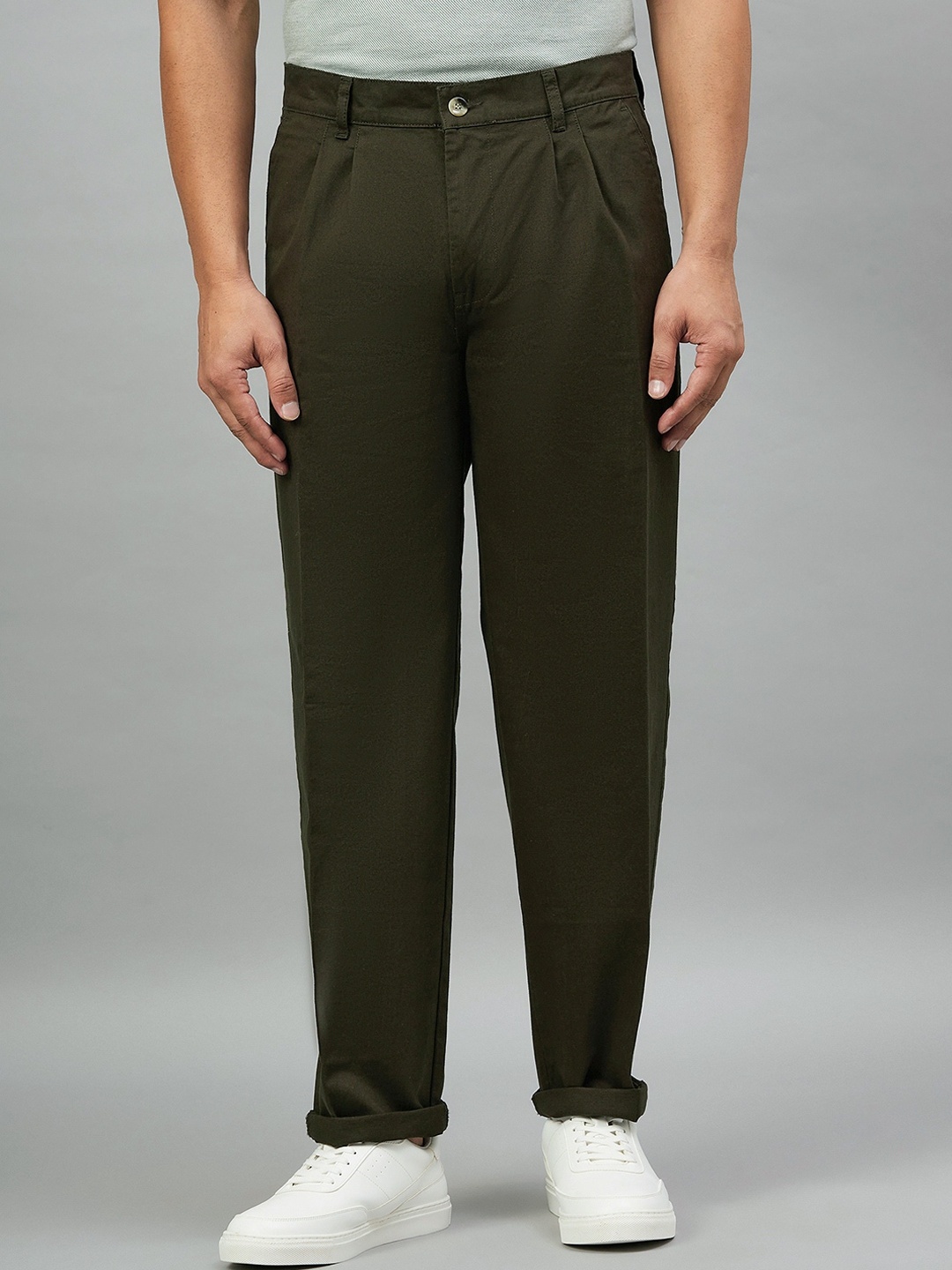 

STUDIO NEXX Men Relaxed Mid-Rise Pleated Cotton Regular Trousers, Green