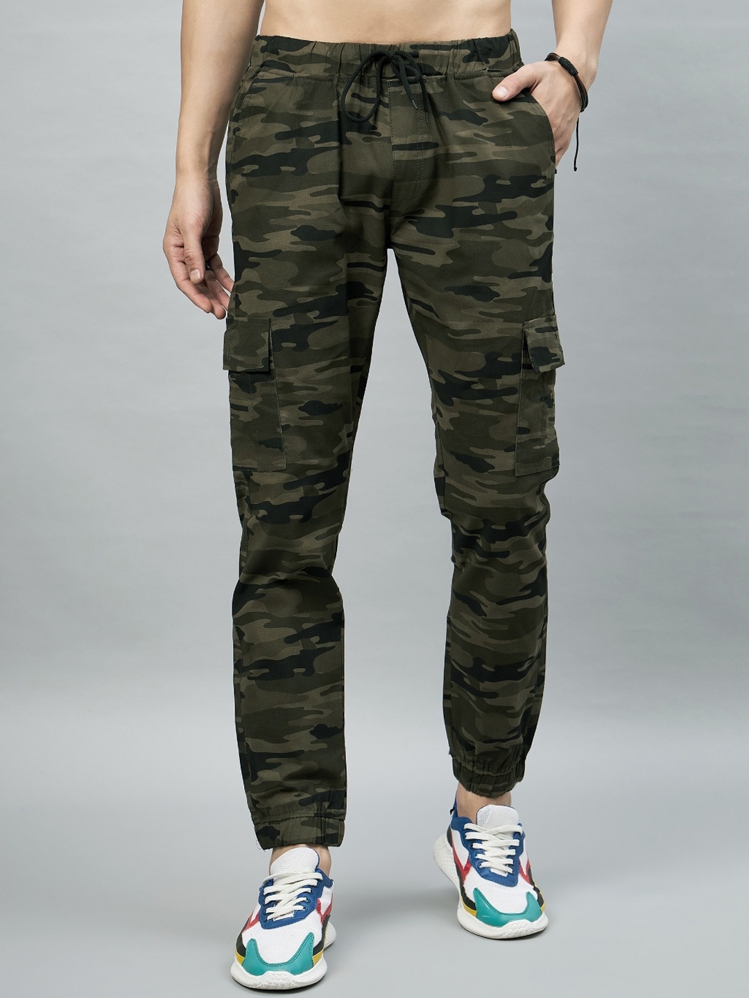

STUDIO NEXX Men Camouflage Printed Relaxed Loose Fit Easy Wash Cotton Cargo Joggers, Green
