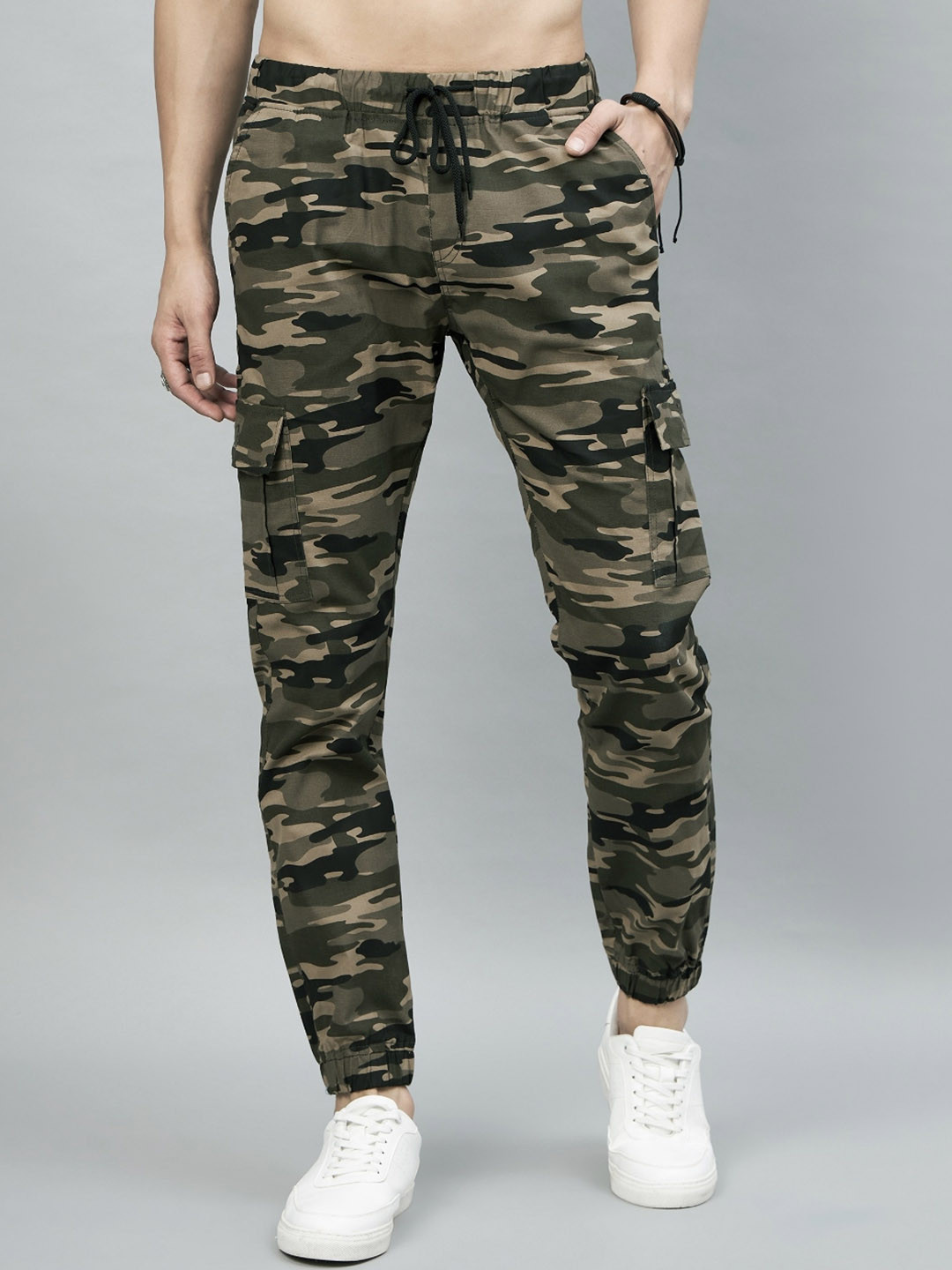 

STUDIO NEXX Men Relaxed Loose Fit Easy Wash Camouflage Printed Cotton Cargo Joggers, Olive