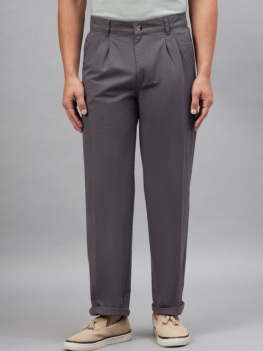 

STUDIO NEXX Men Relaxed Pleated Mid-Rise Cotton Regular Trousers, Grey