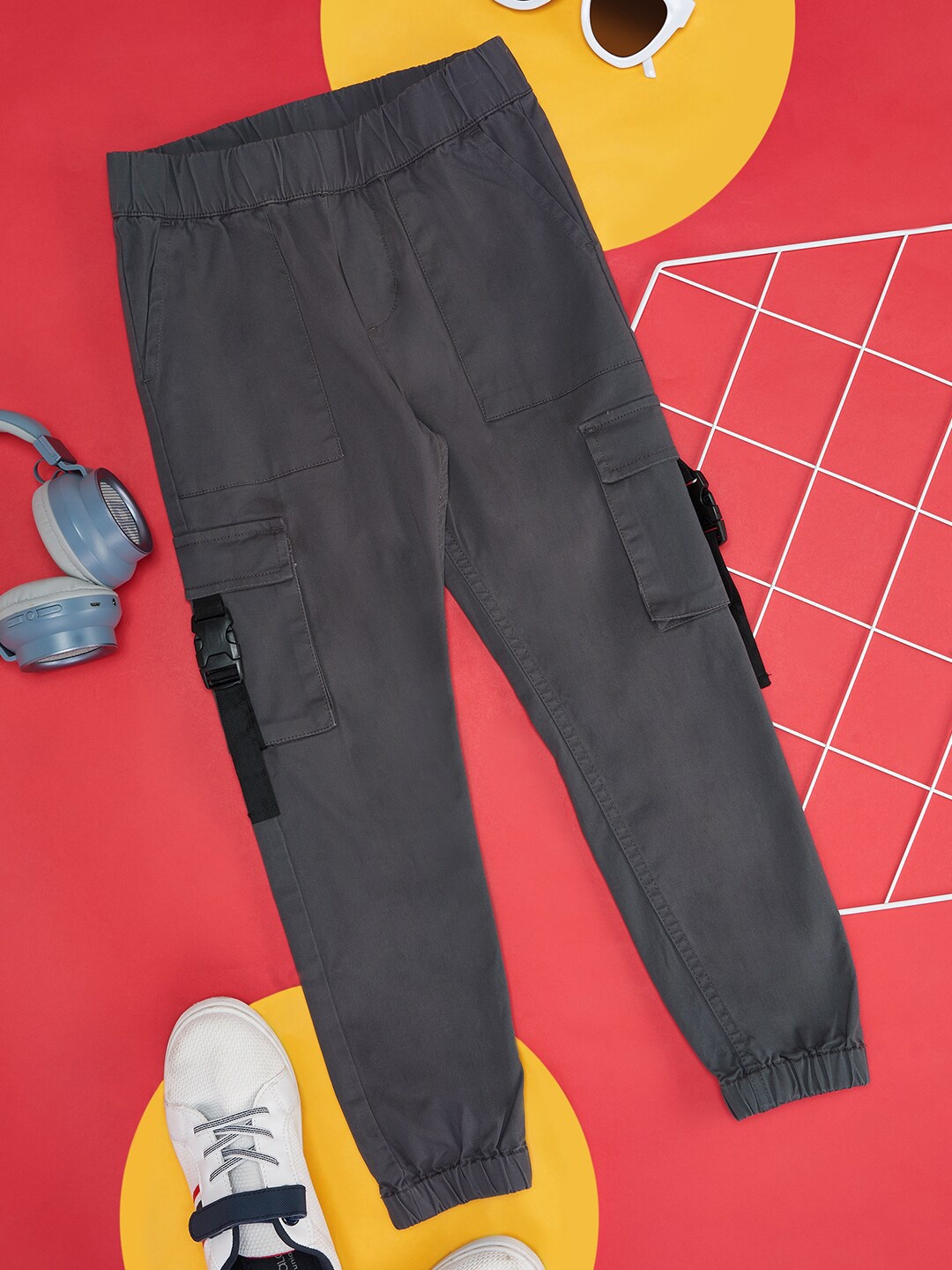 

YU by Pantaloons Boys Mid-Rise Joggers, Charcoal