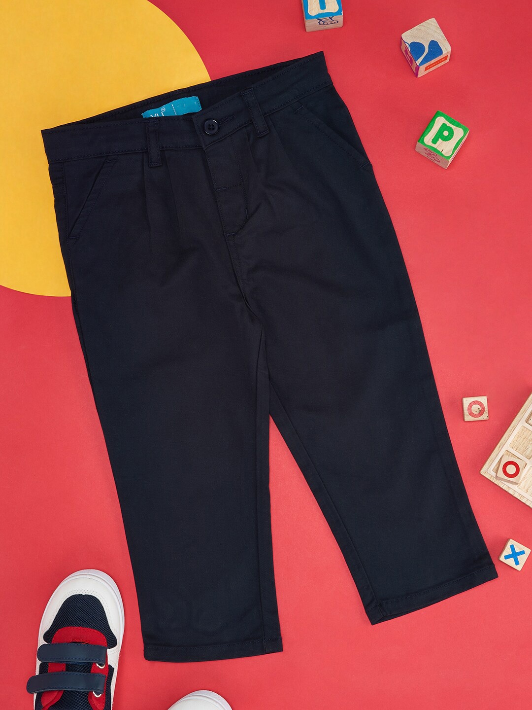 

YU by Pantaloons Boys Mid-Rise Regular Fit Trousers, Navy blue