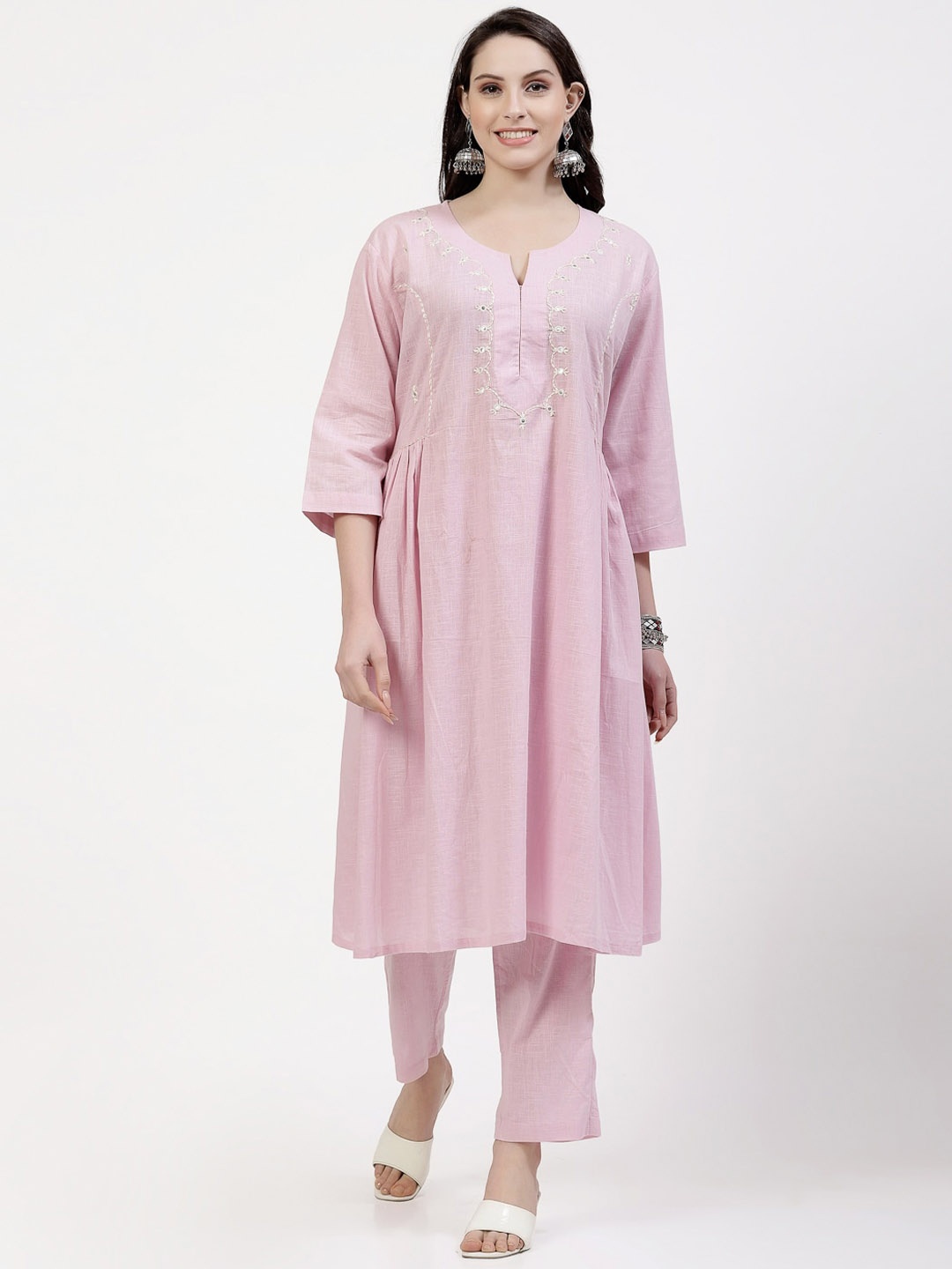 

DART STUDIO Ethnic Motifs Yoke Design Pleated A-Line Pure Cotton Kurta with Trousers, Lavender