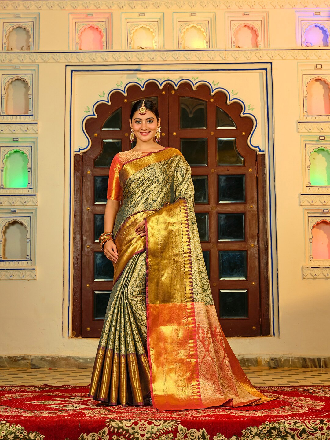 

JUST FASHION Ethnic Motifs Woven Design Zari Kanjeevaram Saree, Olive
