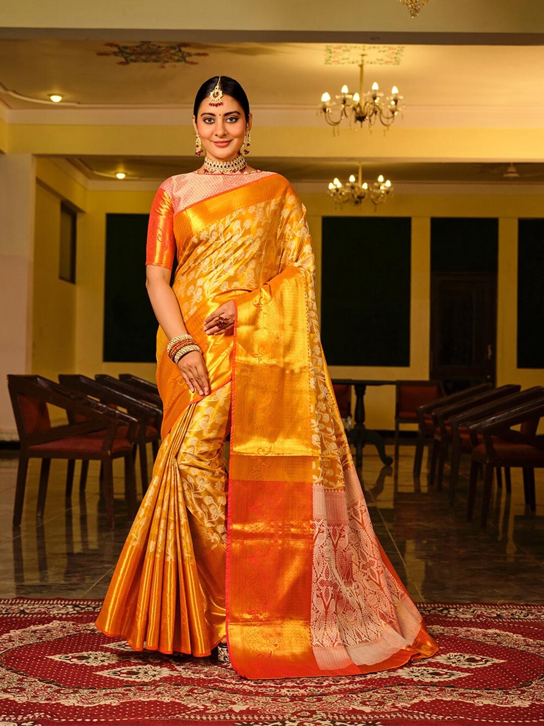 

JUST FASHION Woven Design Zari Kanjeevaram Saree, Gold