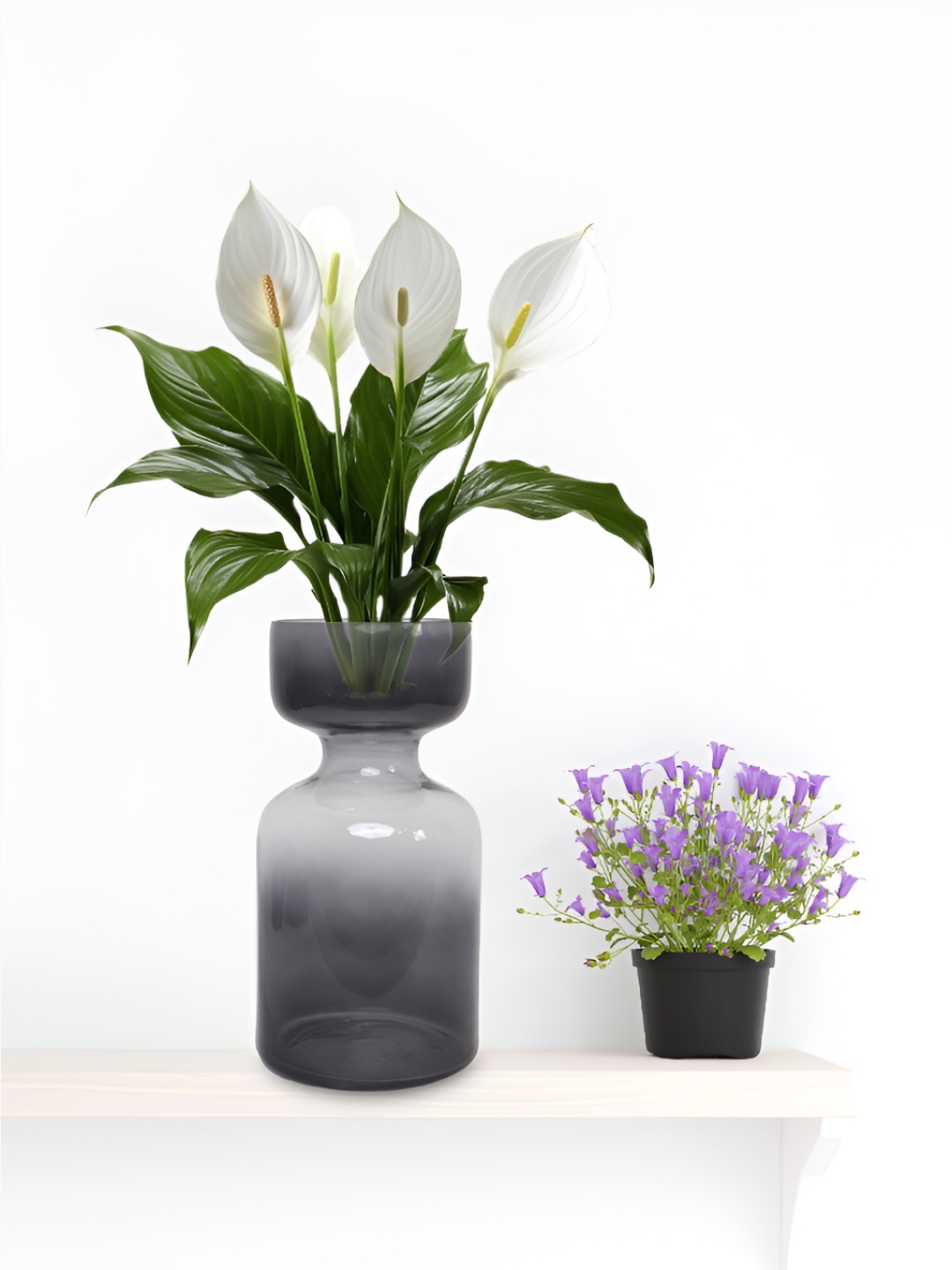 

Clovefry Black and White Glass Flower Vase