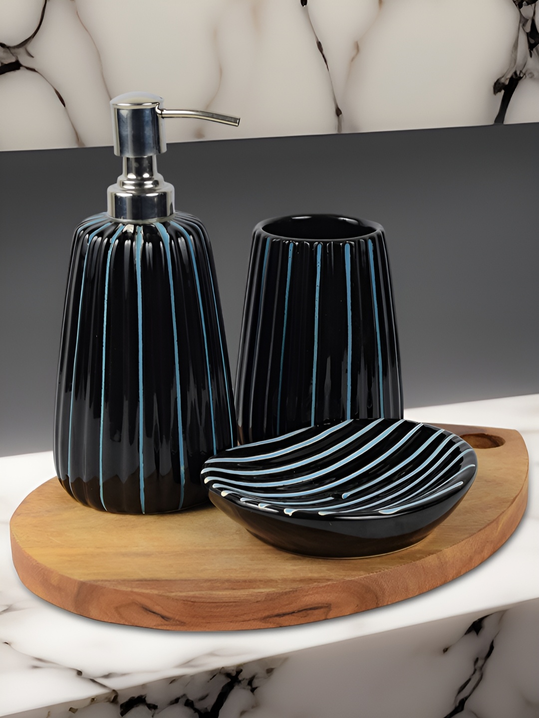 

Kaolinite Black & Blue 3Pcs Striped Ceramic Classic Glossy Soap Dispensers