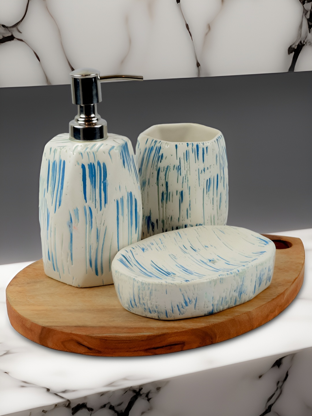 

Kaolinite Blue & White 3Pcs Abstract Ceramic Classic Glossy Soap Dispensers