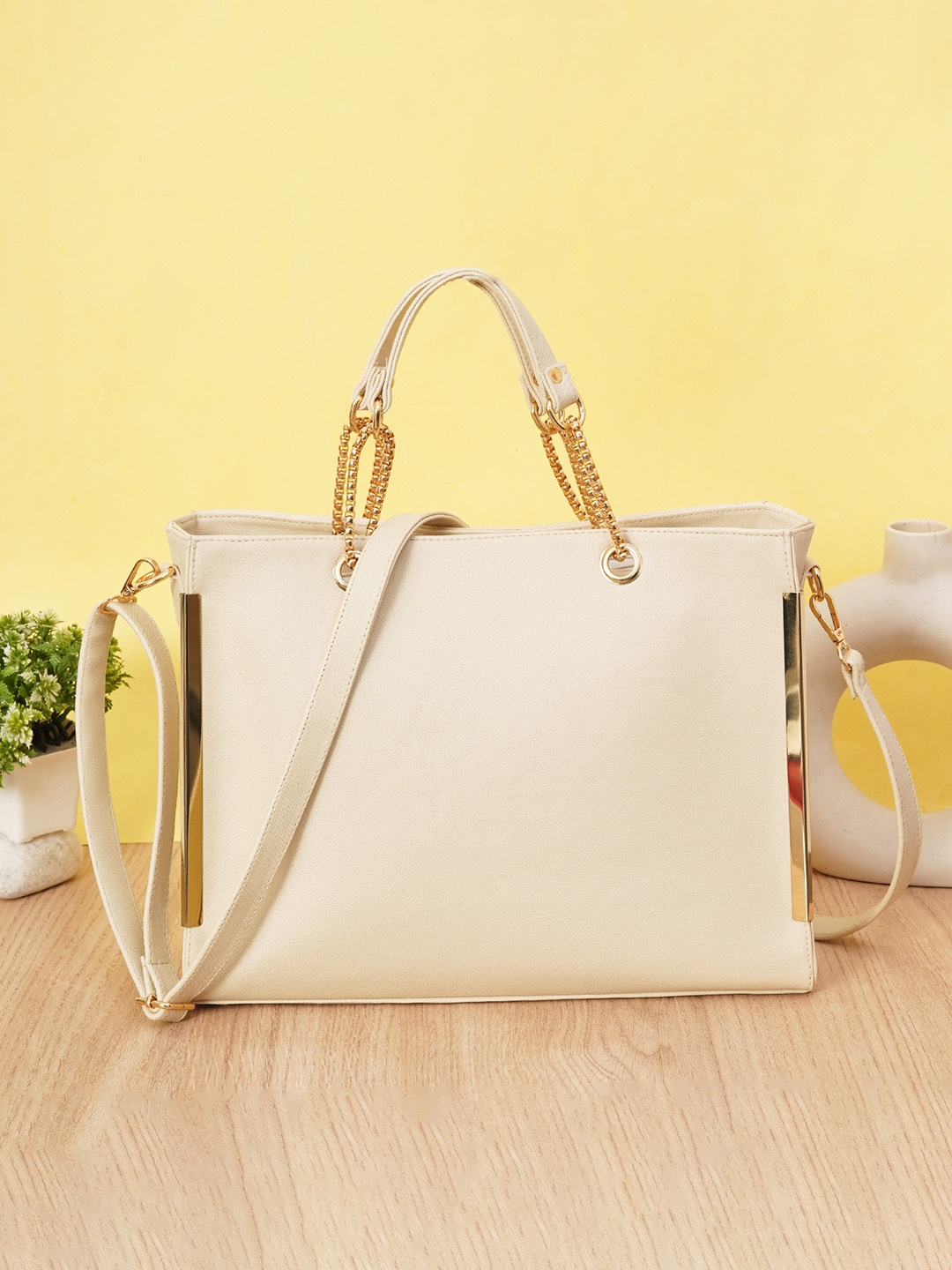

FABBHUE Oversized Structured Handheld Bag, Off white