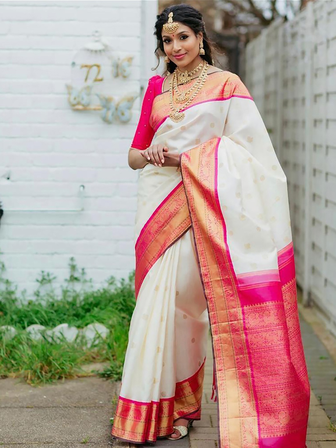 

Anjaneya Sarees Ethnic Motifs Woven Design Zari Banarasi Saree, White