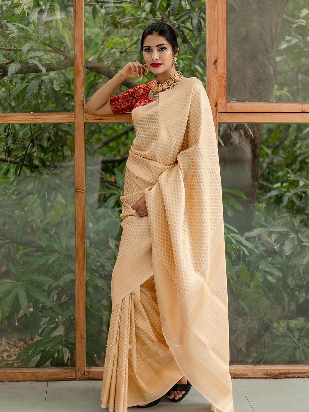 

Anjaneya Sarees Woven Design Zari Banarasi Saree, Beige