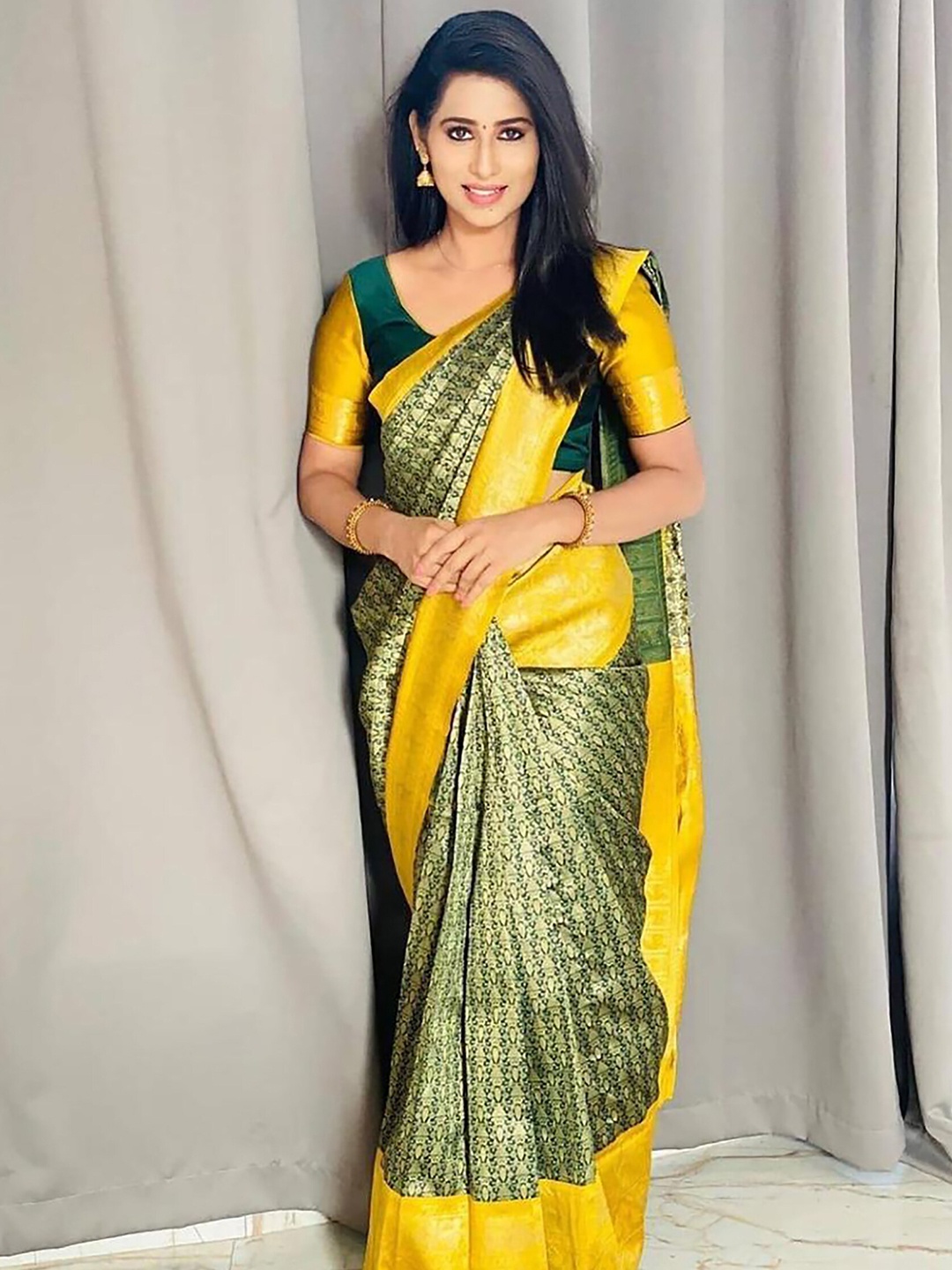 

Anjaneya Sarees Ethnic Motifs Woven Design Zari Banarasi Saree, Green