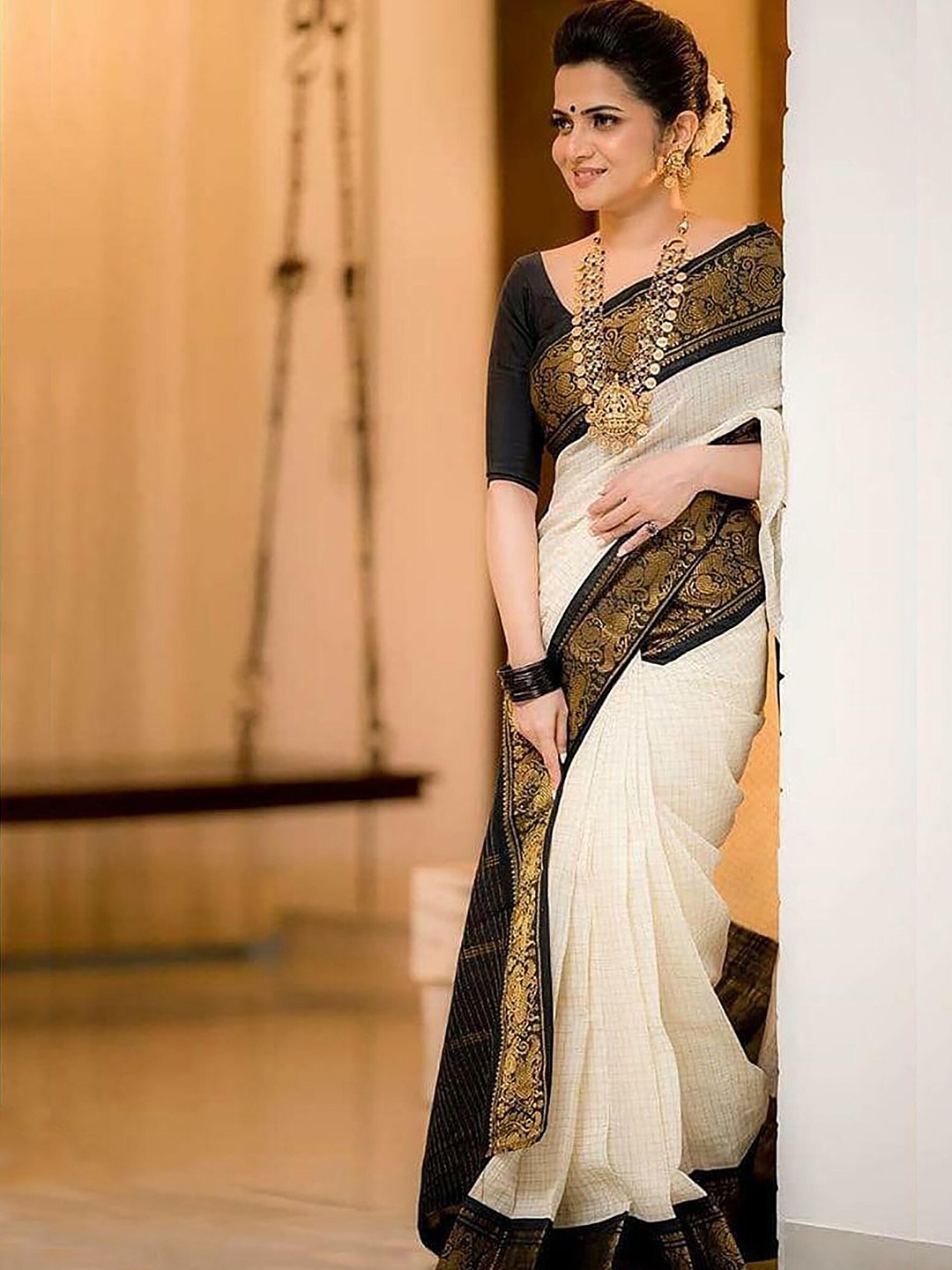 

Anjaneya Sarees Ethnic Motifs Woven Design Zari Banarasi Saree, Black