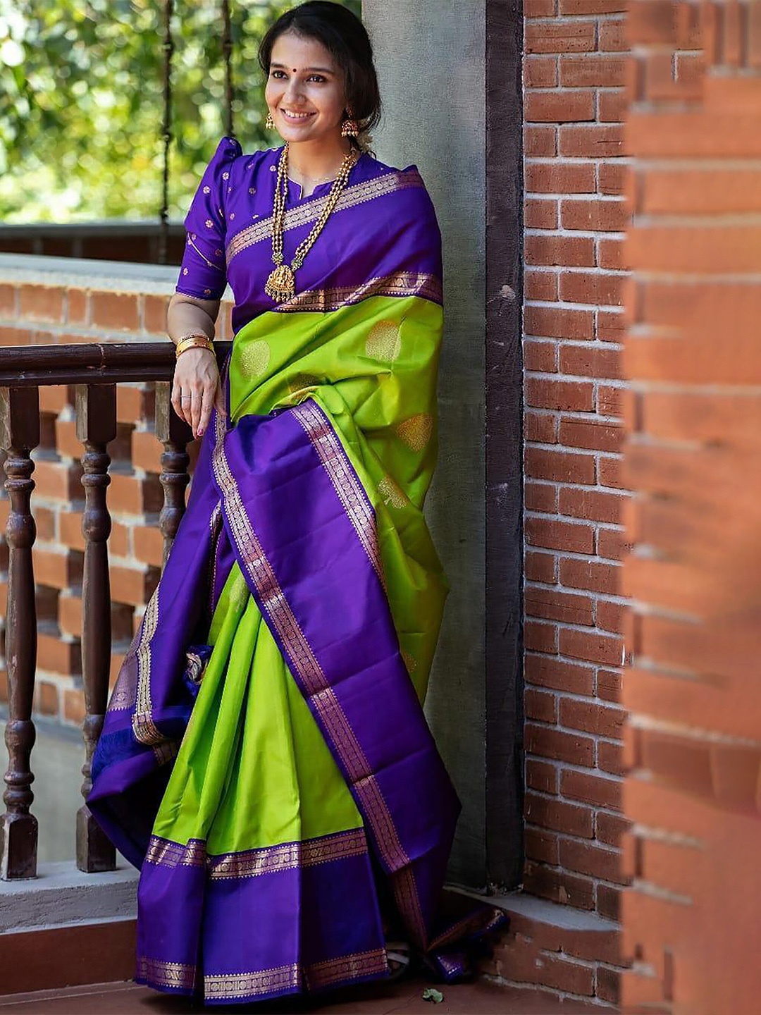 

Anjaneya Sarees Ethnic Motifs Woven Design Zari Banarasi Saree, Green