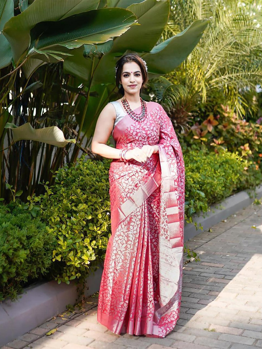 

Anjaneya Sarees Floral Woven Design Zari Banarasi Saree, Pink