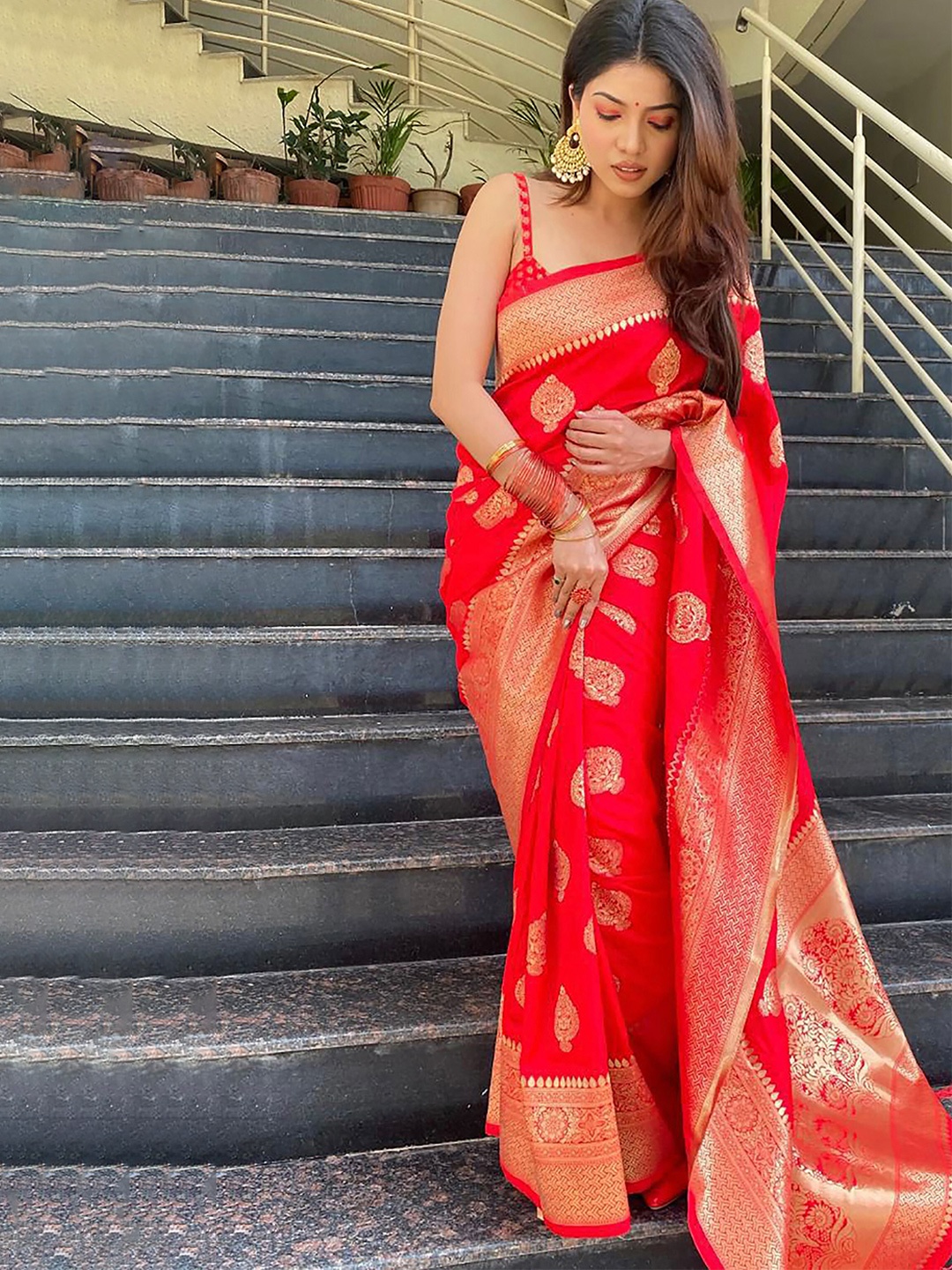 

Anjaneya Sarees Ethnic Motifs Woven Design Zari Banarasi Saree, Red