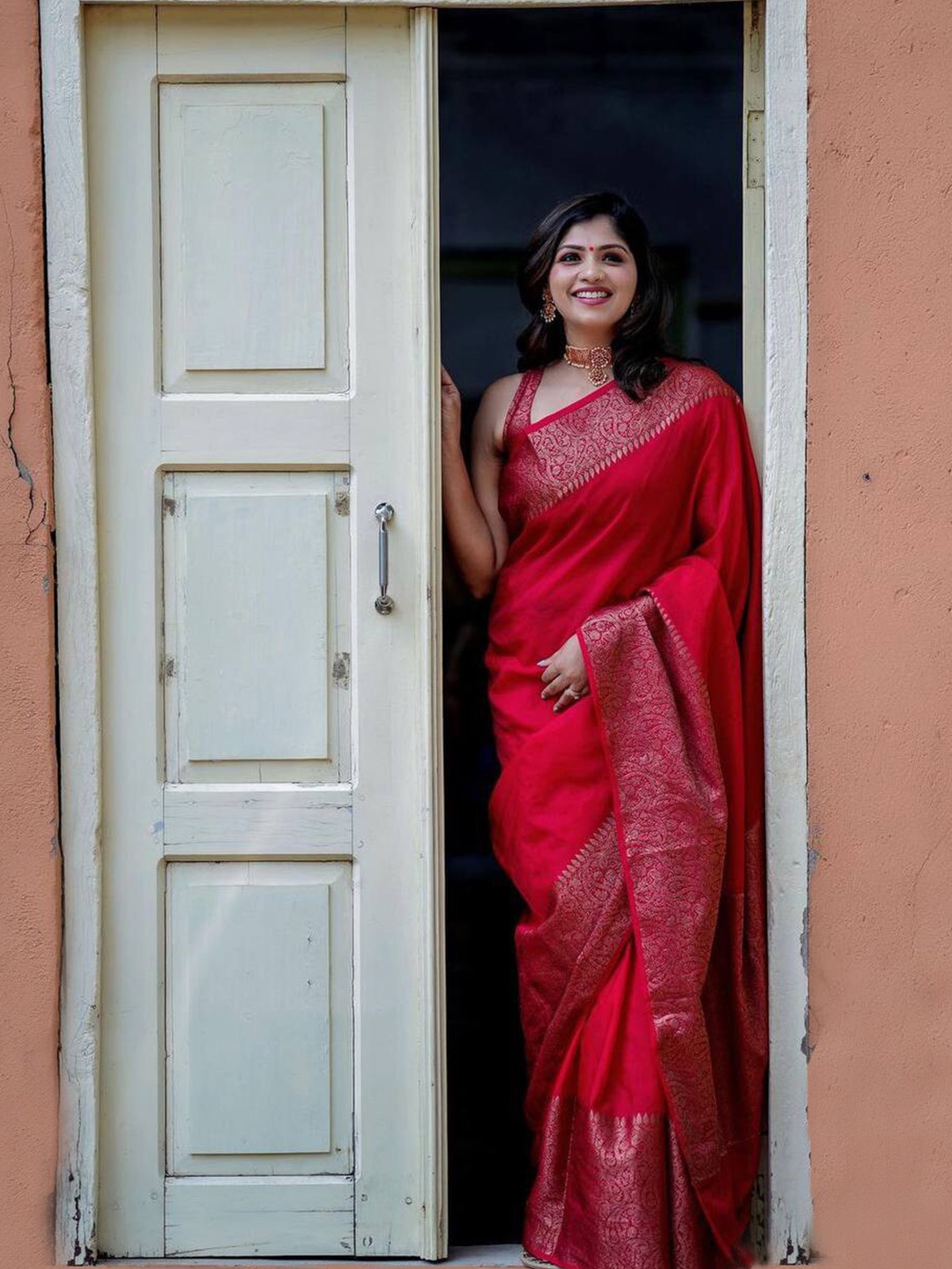 

Anjaneya Sarees Woven Design Zari Banarasi Saree, Red