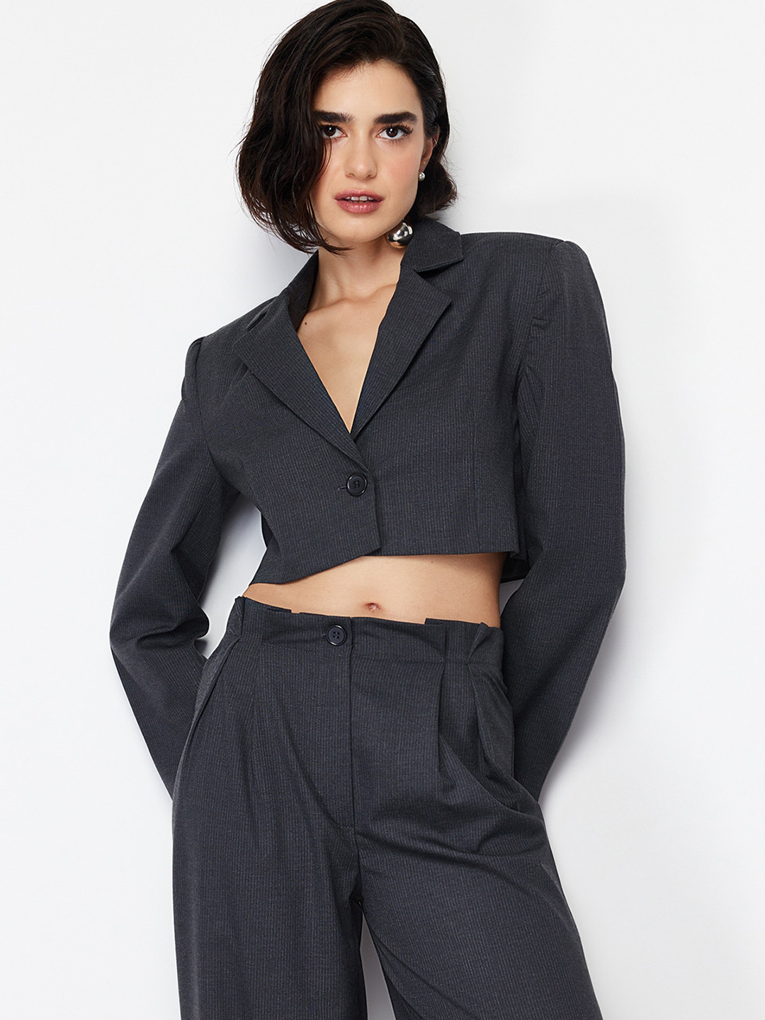 

Trendyol Single-Breasted Crop Casual Blazer, Grey