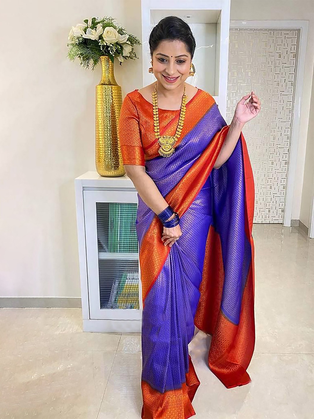 

Anjaneya Sarees Woven Design Zari Banarasi Saree, Blue