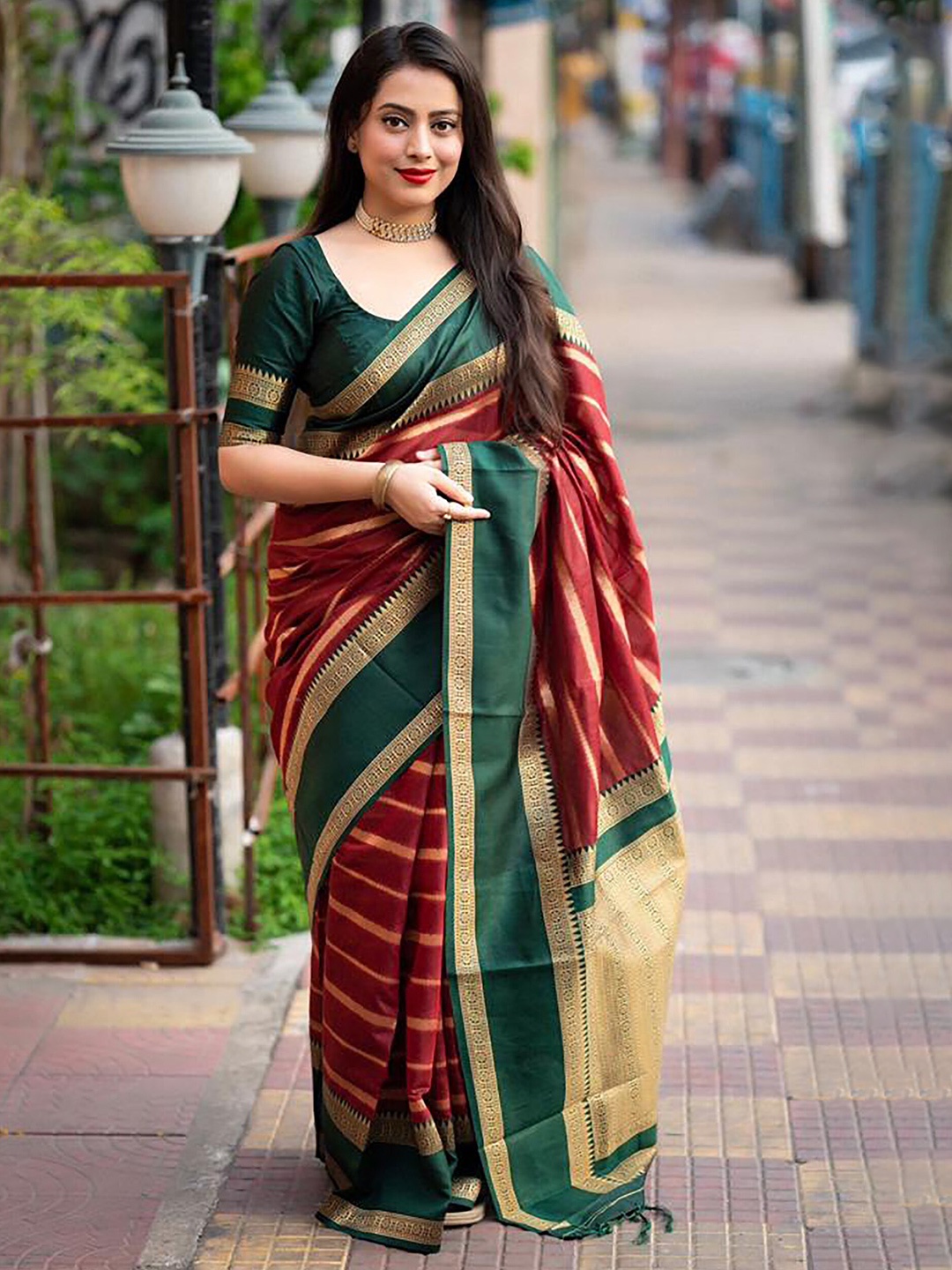 

Anjaneya Sarees Woven Design Zari Banarasi Saree, Red