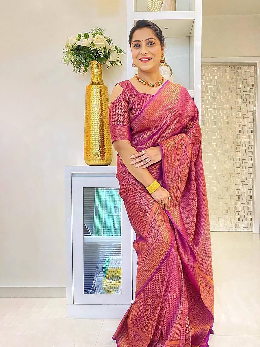 

Anjaneya Sarees Woven Design Zari Banarasi Saree, Pink