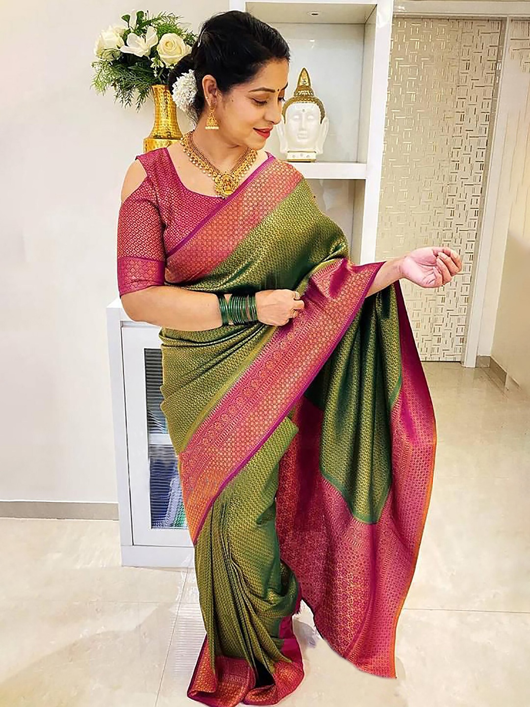 

Anjaneya Sarees Woven Design Zari Banarasi Saree, Green