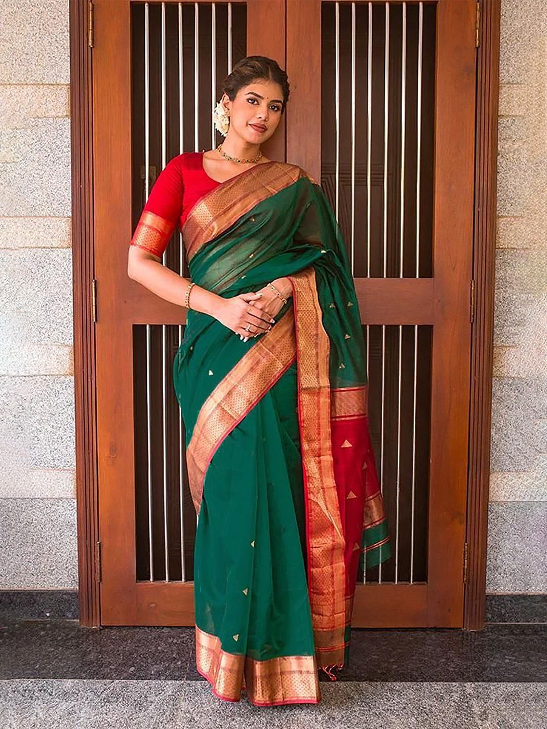 

Anjaneya Sarees Woven Design Zari Banarasi Saree, Green