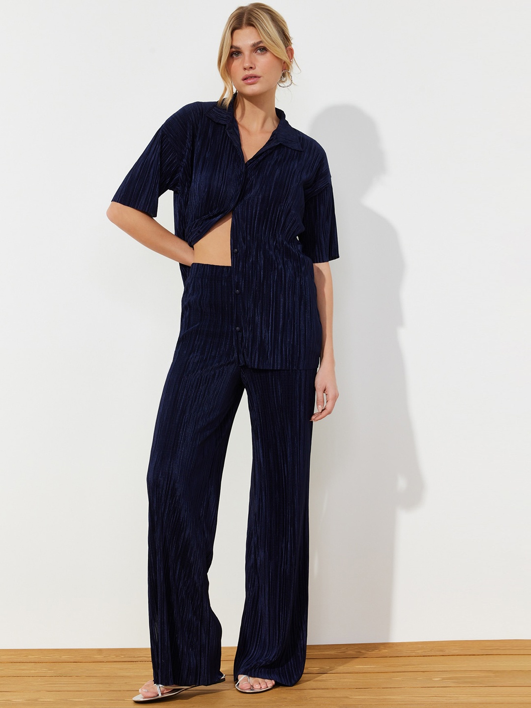 

Trendyol V-Neck Shirt With Trousers Co-Ords, Navy blue