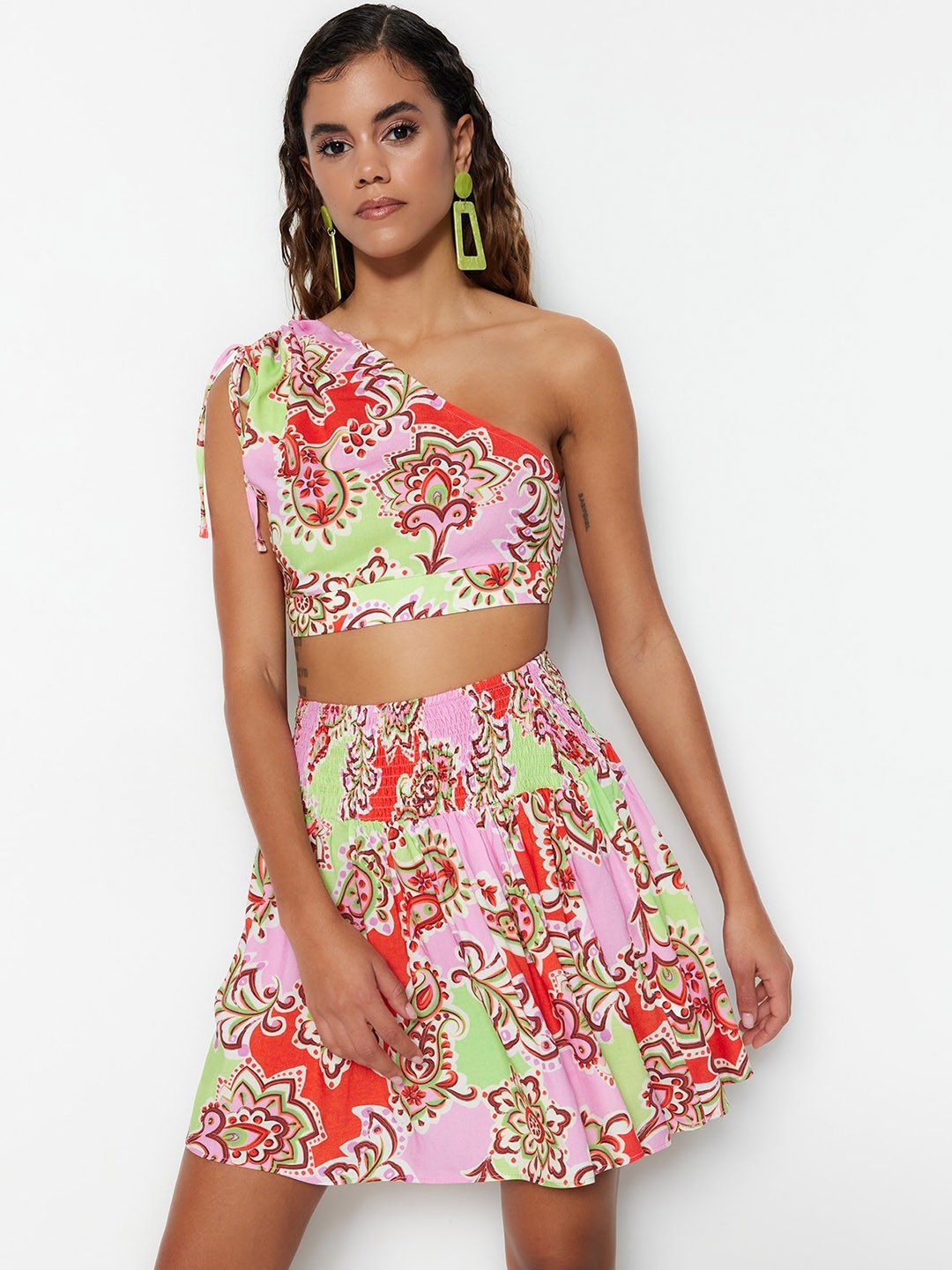 

Trendyol Floral Printed One Shoulder Crop Top With Skirt Co-Ords, Pink