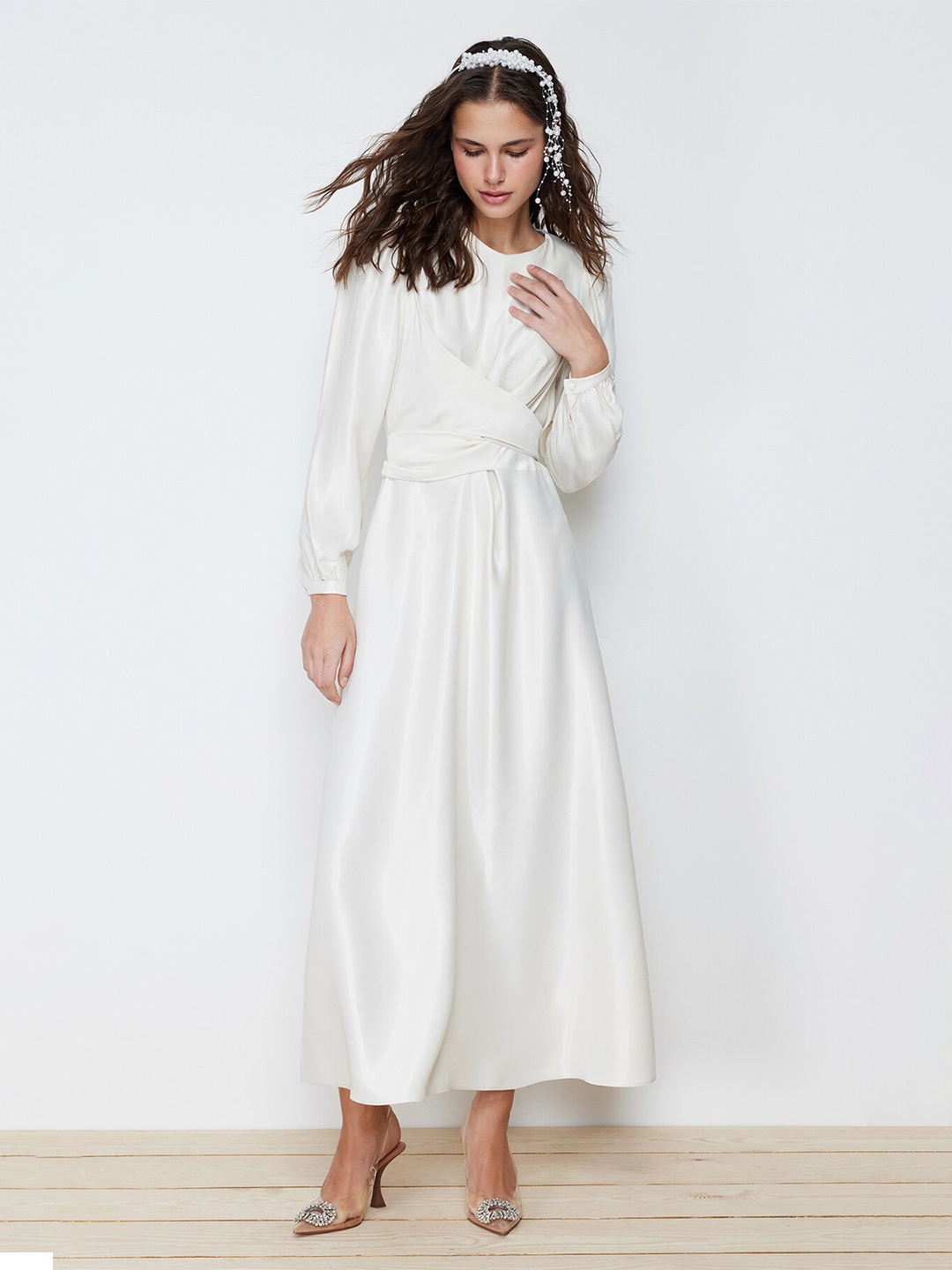 

Trendyol Cuffed sleevesWrap Dress, White