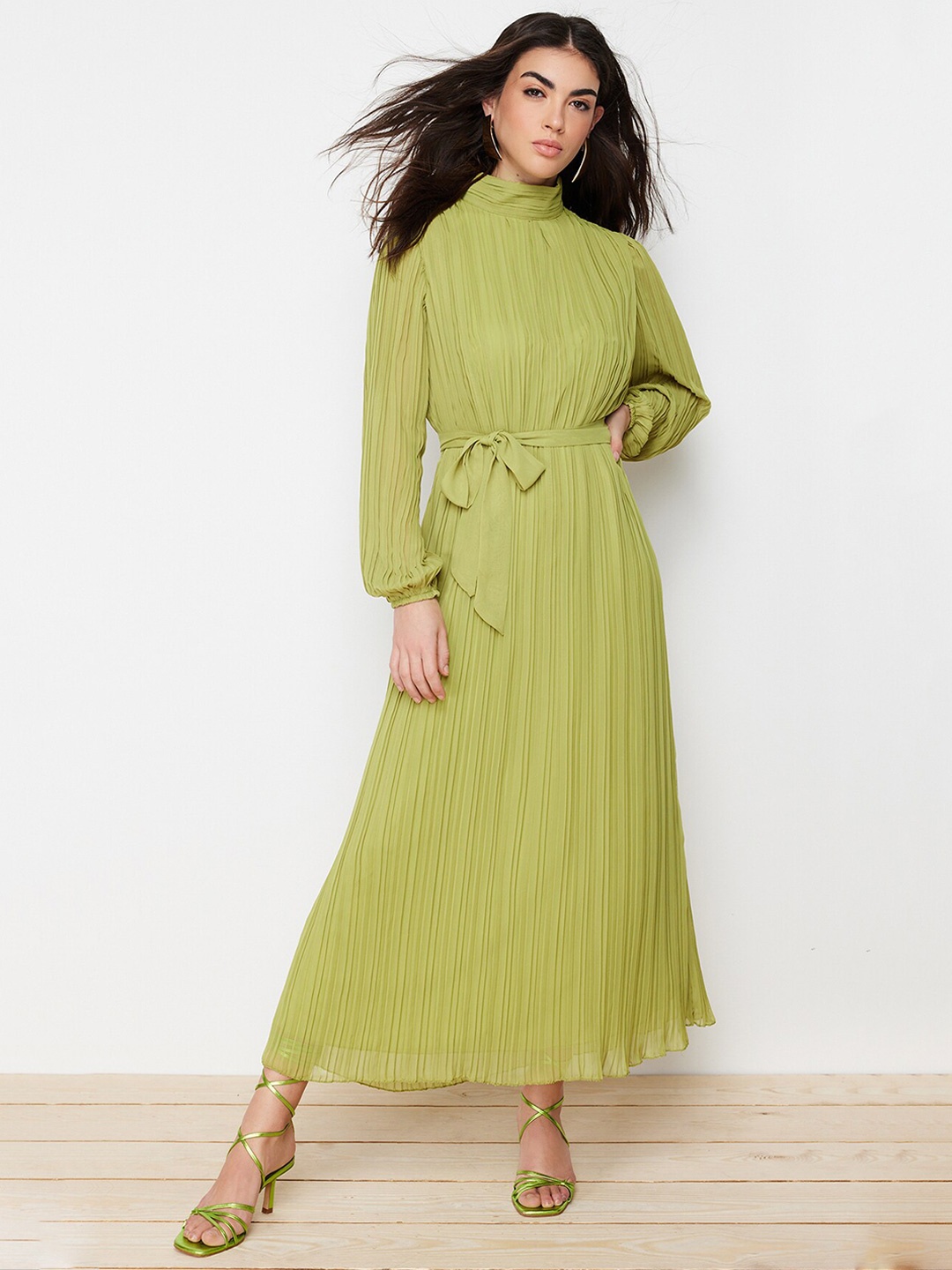 

Trendyol Solid High Neck Maxi Dress, Green