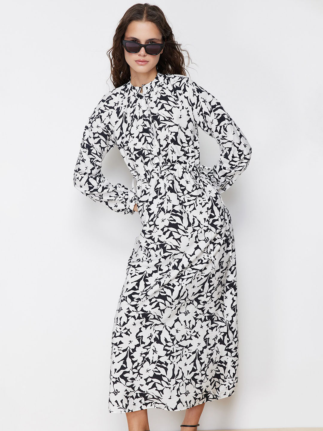 

Trendyol Floral Print Cuffed Sleeve Tie-Up Neck Maxi Dress, White