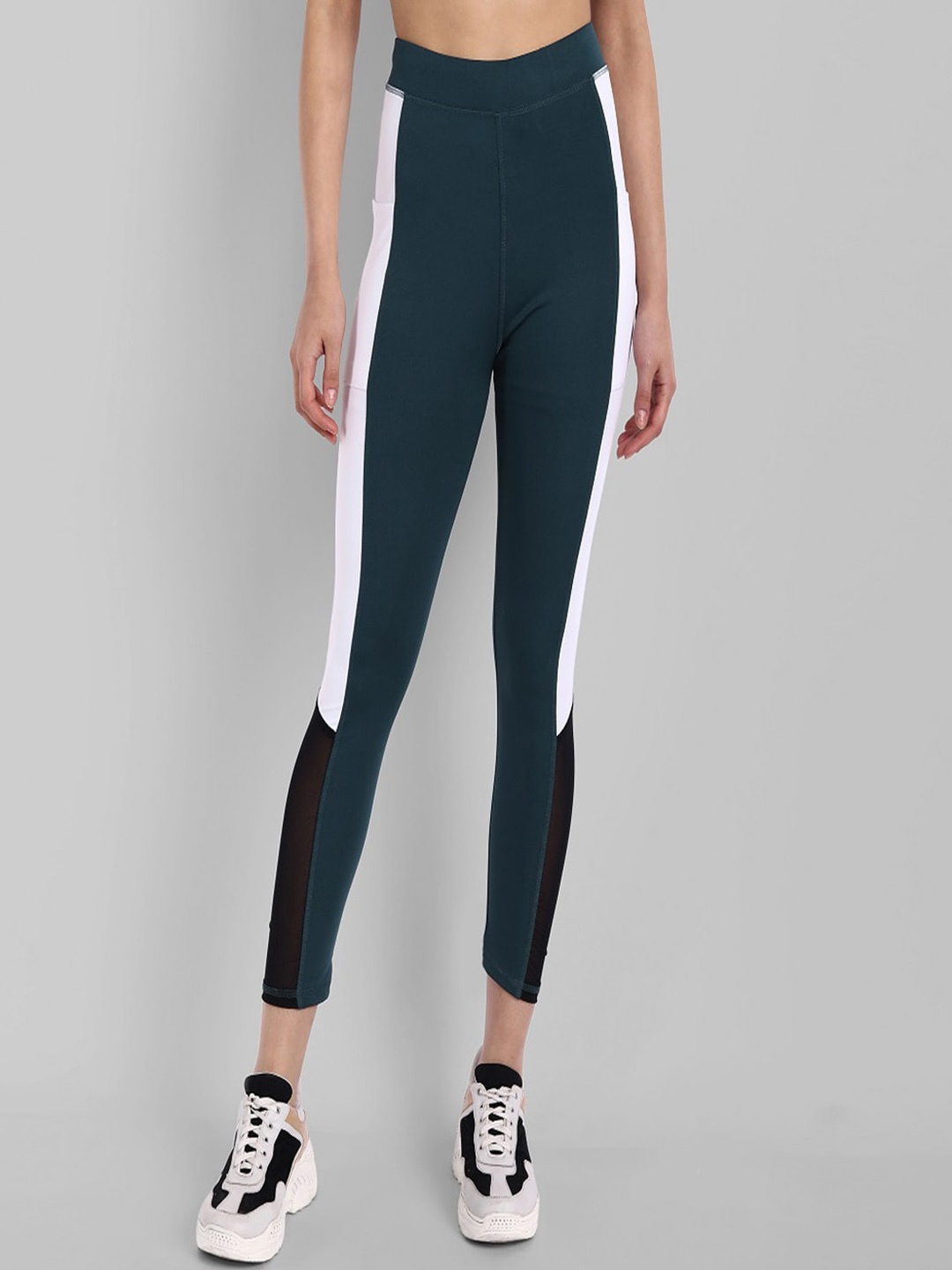 

KRONMENINEN Colourblocked Rapid-Dry Relaxed-Fit Ankle-Length Yoga Tights, Blue