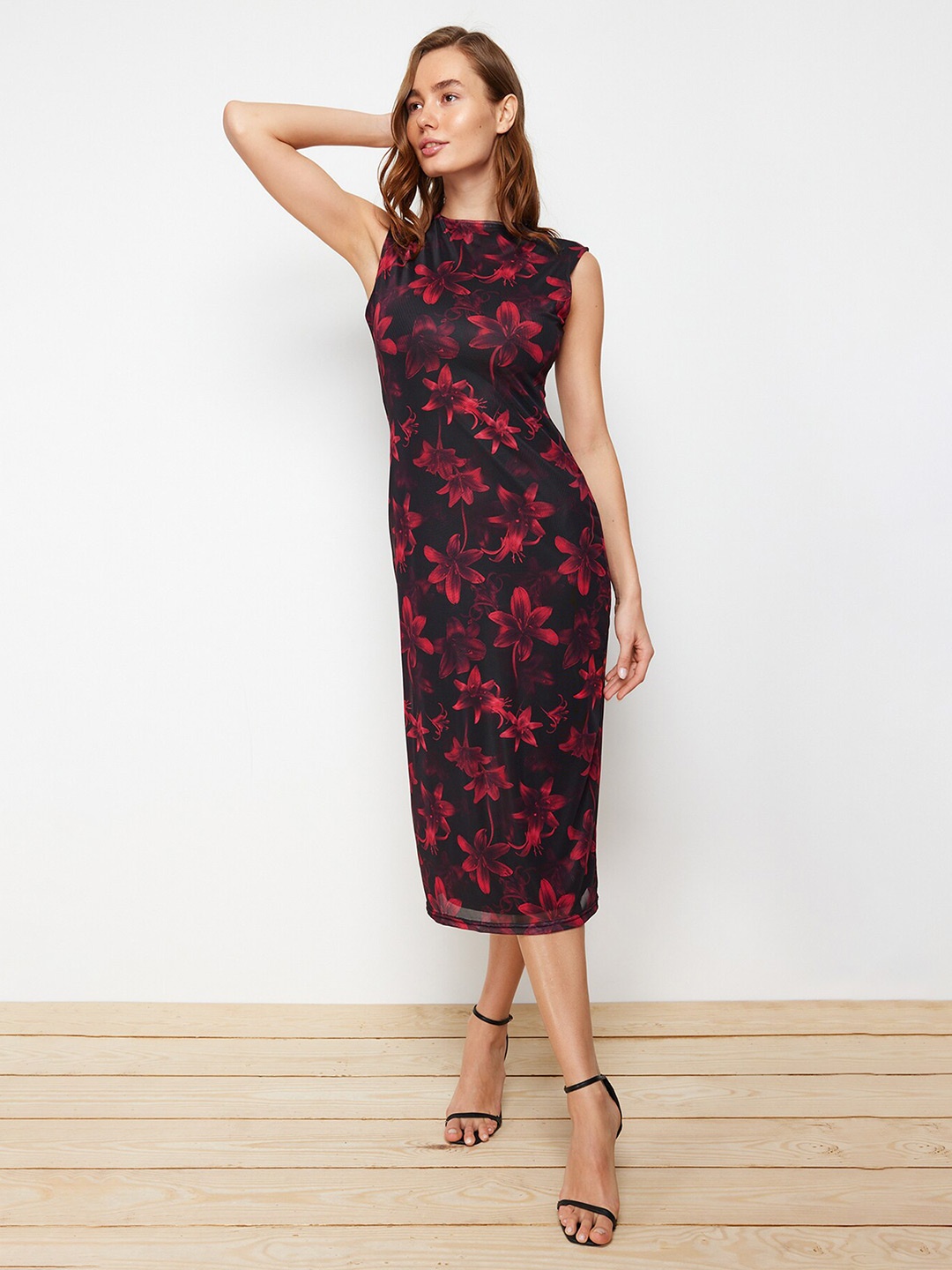 

Trendyol Women Floral Printed Sleeveless Sheath Dress, Black