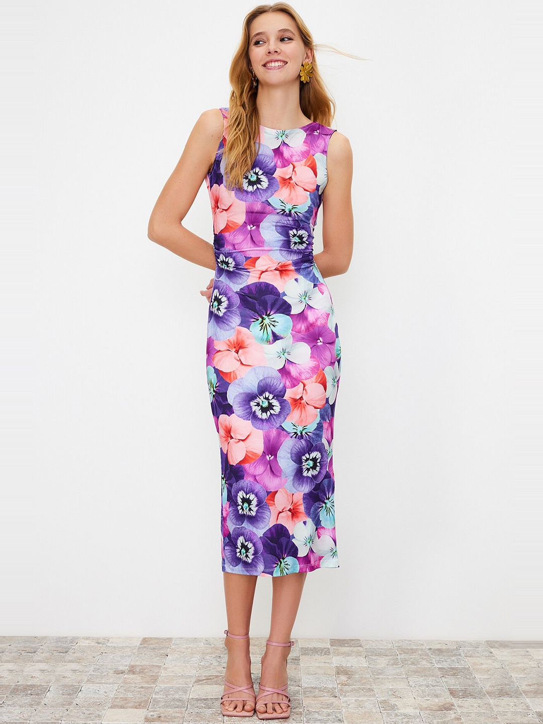 

Trendyol Floral Print bodycon Midi Dress, Pink