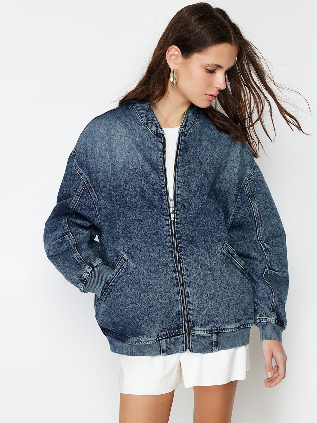

Trendyol Washed Stand Collar Pure Cotton Denim Jacket, Blue
