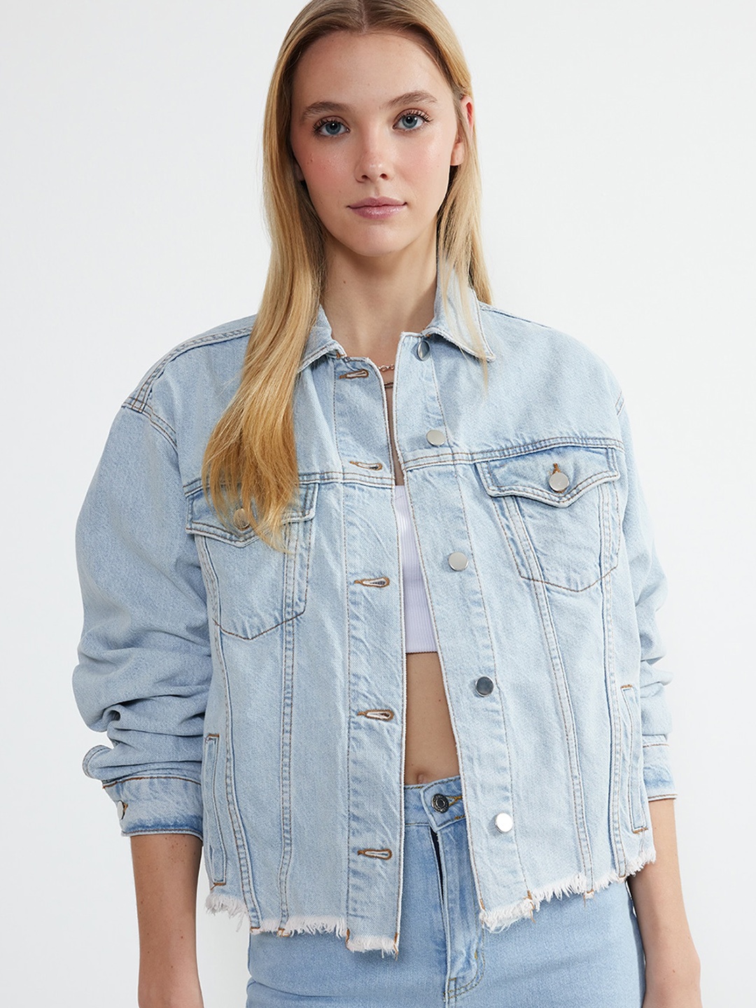

Trendyol Washed Spread Collar Cotton Crop Denim Jacket, Blue