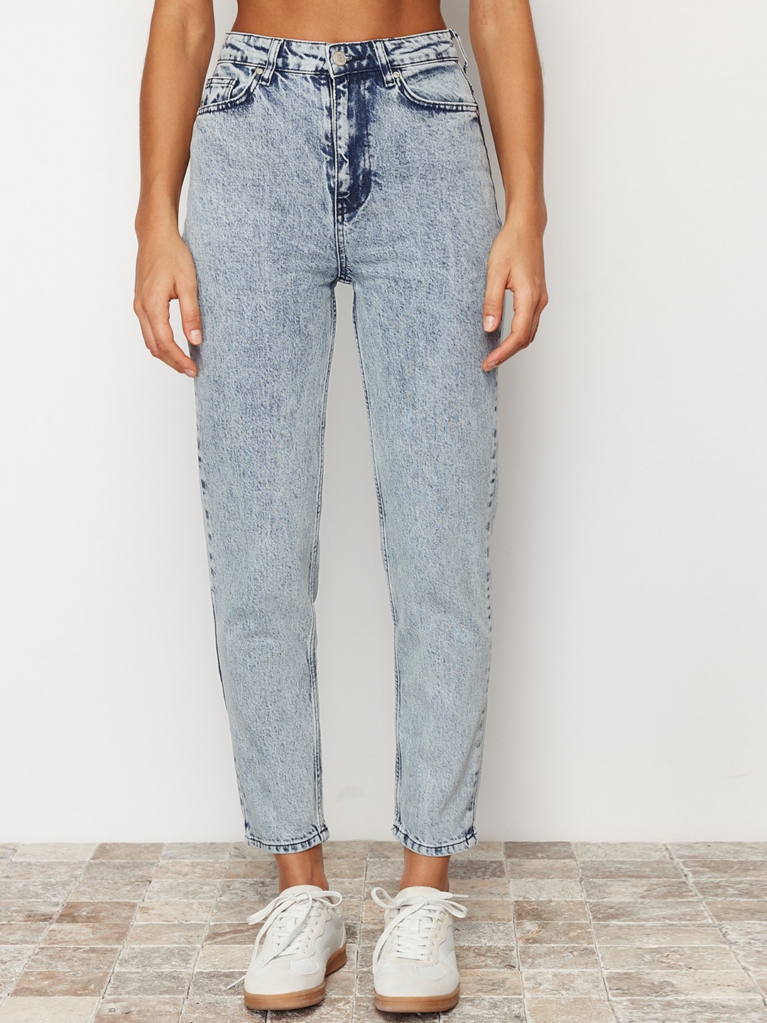 

Trendyol Women Mid Rise Heavy Fade Stretchable Jeans, Blue