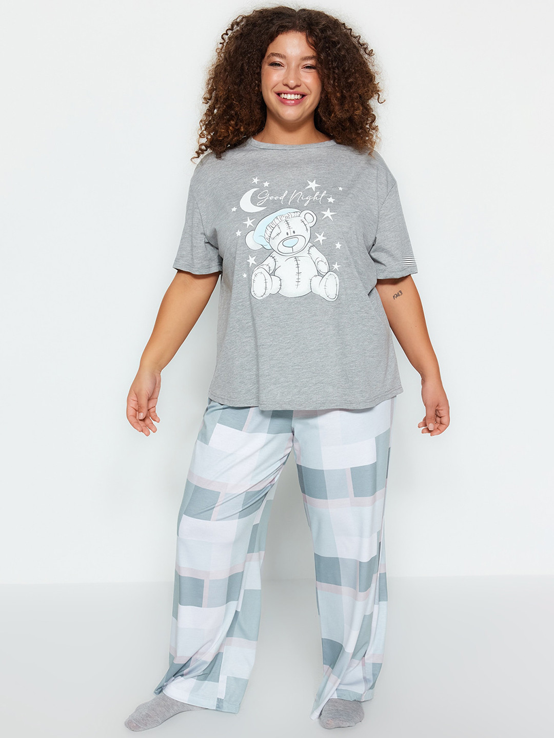 

Trendyol Women Graphic Printed Night suit, Grey