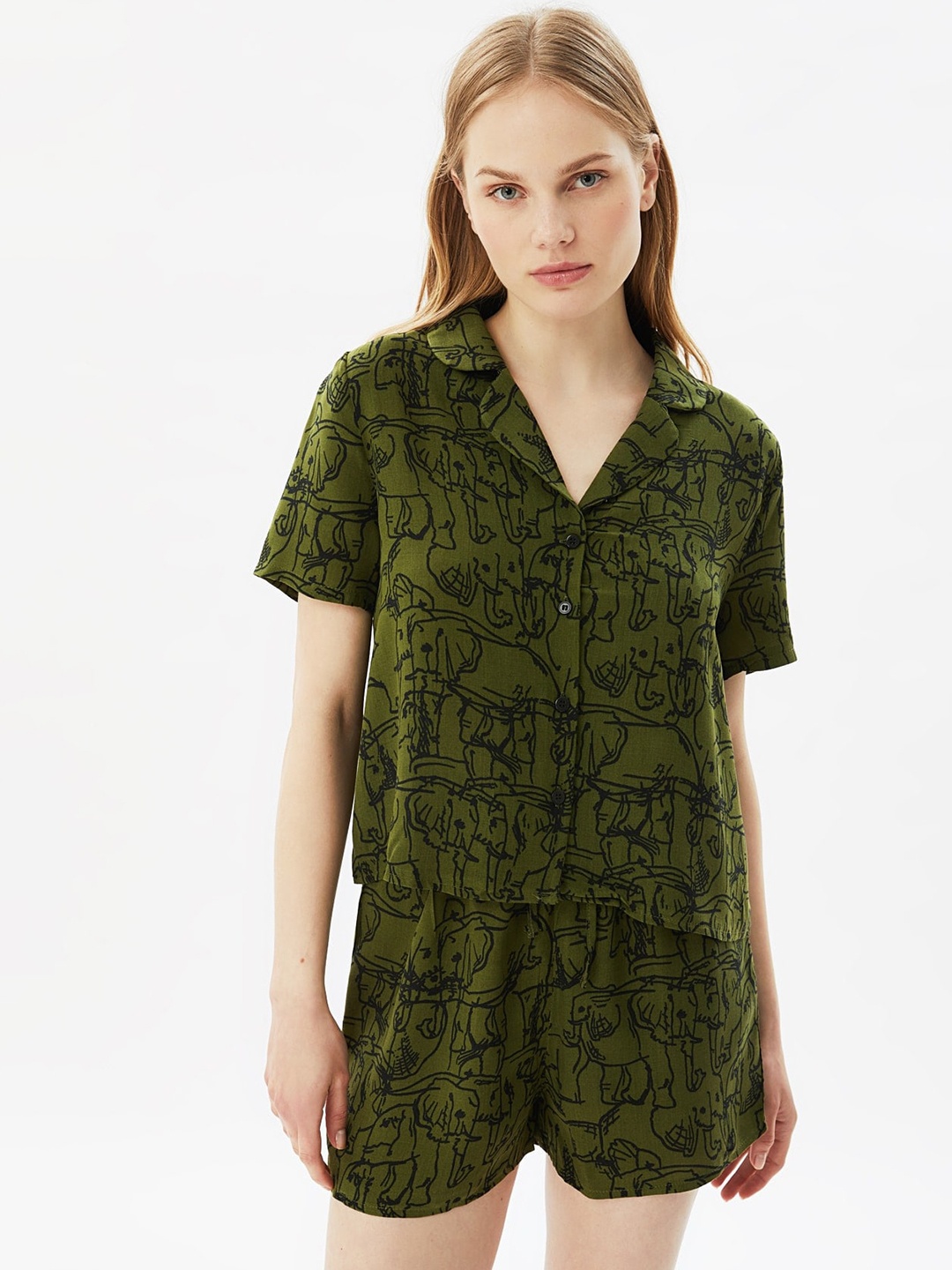 

Trendyol Women Printed Lapel Collar Night suit, Olive
