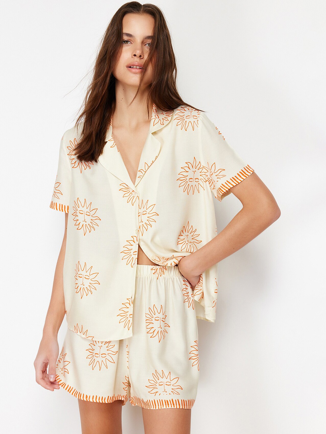 

Trendyol Women Printed Night suit, Off white