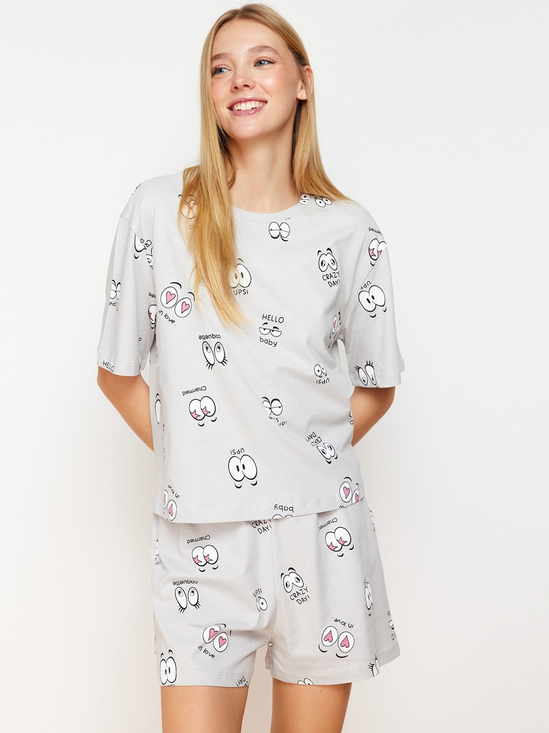 

Trendyol Women Printed Night suit, Off white