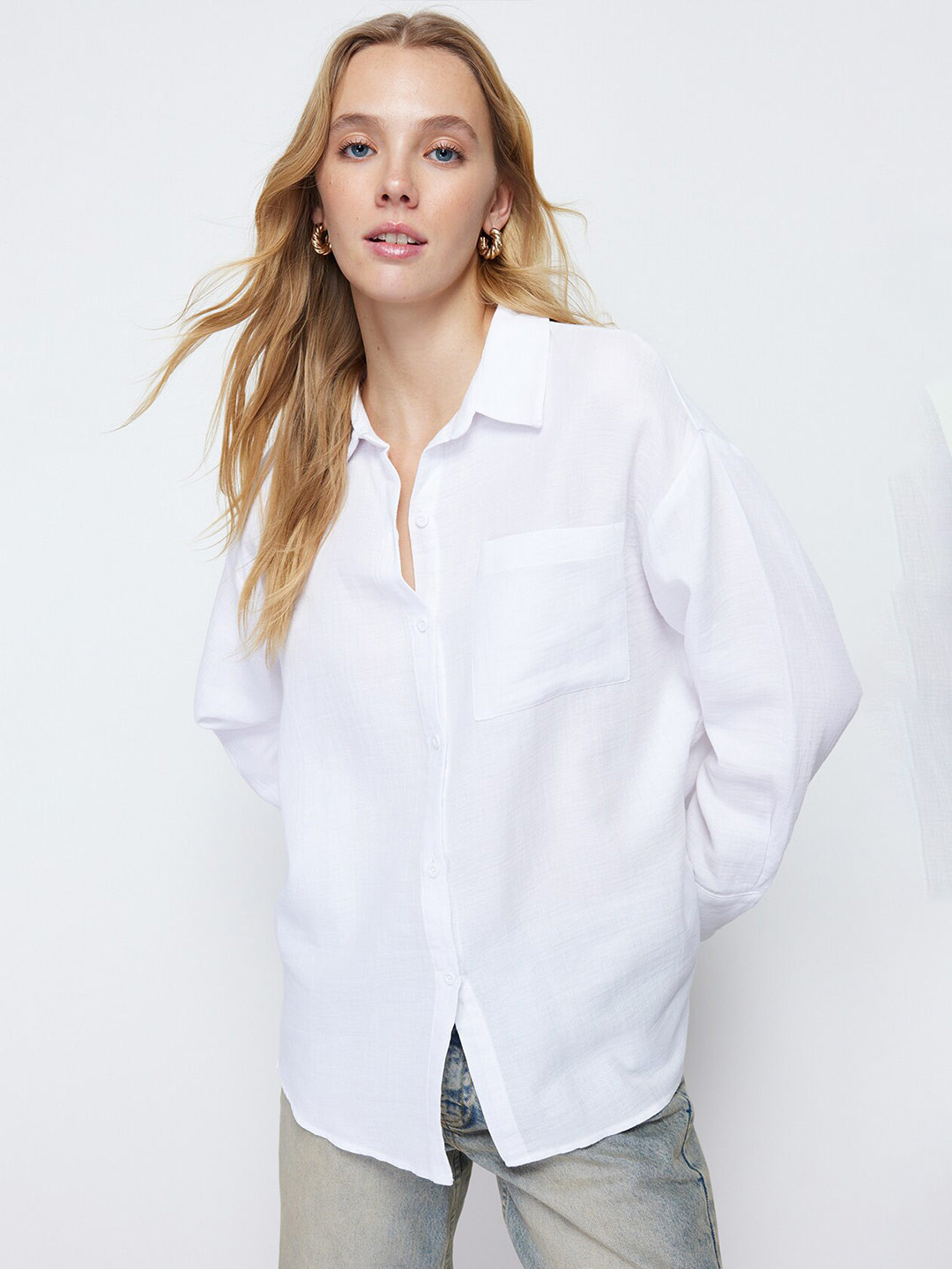 

Trendyol Women Opaque Casual Shirt, Na