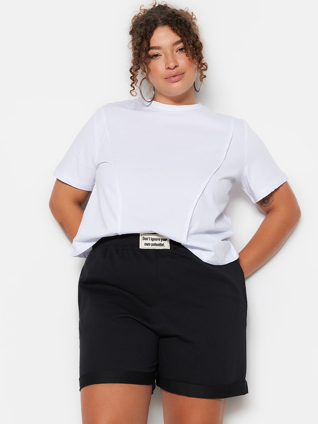 

Trendyol Women Plus Size Mid-Rise Shorts, Black