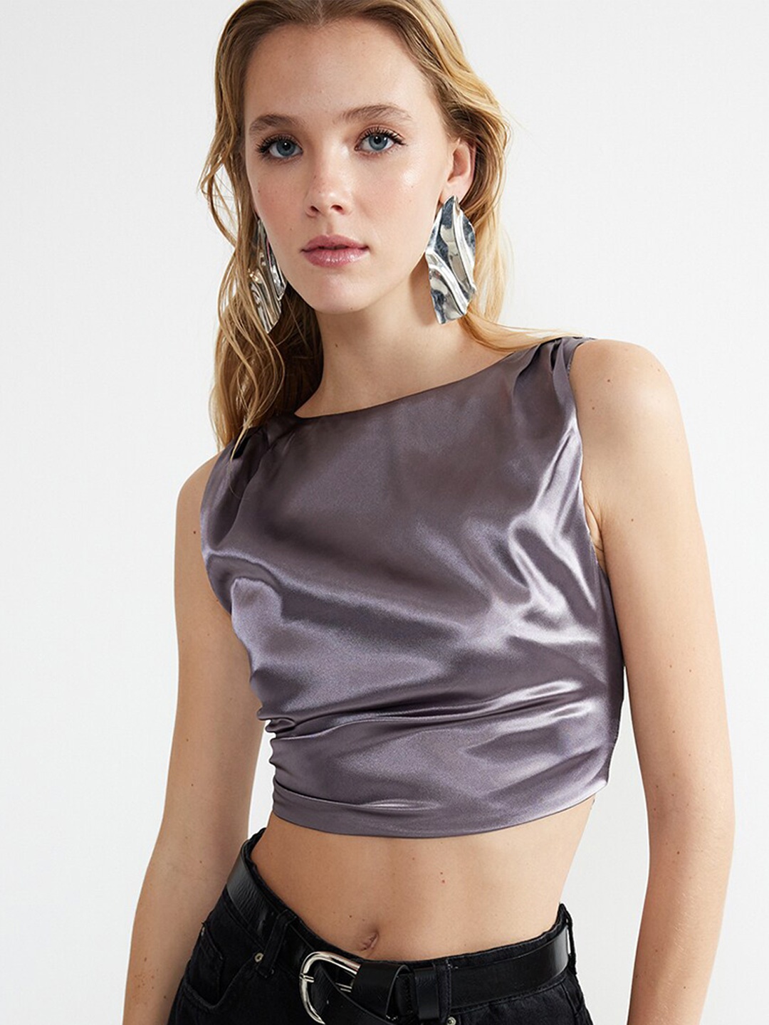 

Trendyol Round Neck Styled Back Crop Top, Grey