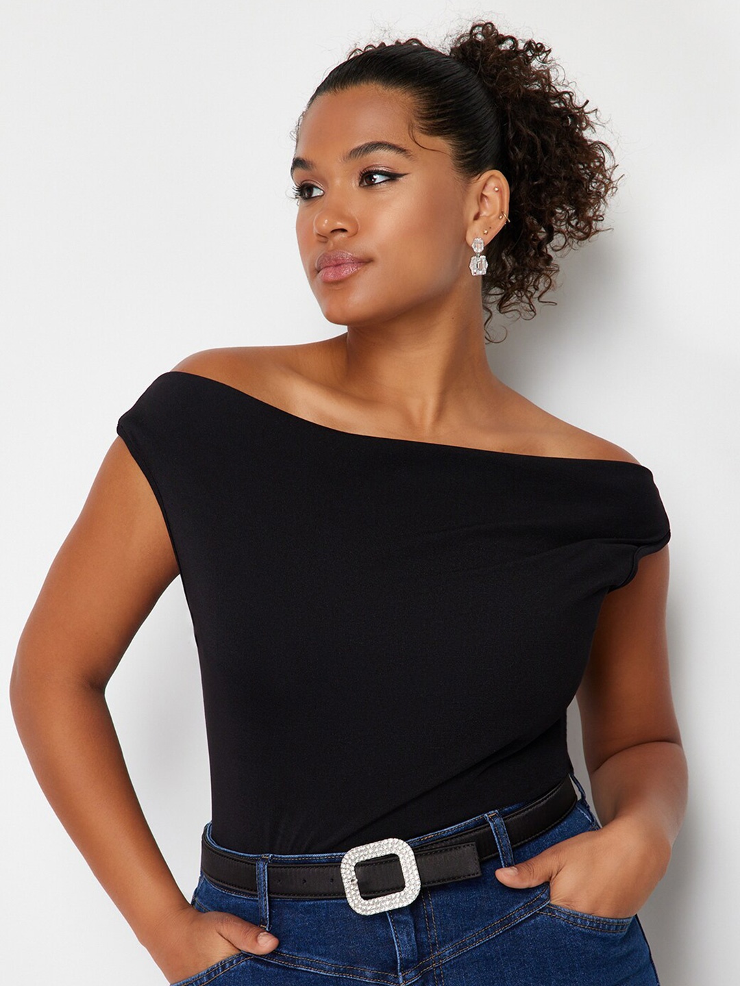 

Trendyol Off-Shoulder Short Sleeves Bardot Top, Na