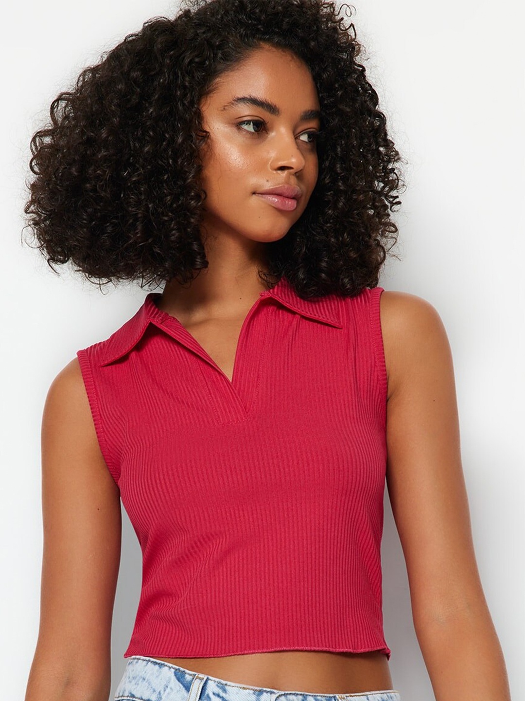 

Trendyol V-Neck Ribbed Fitted Crop Top, Red