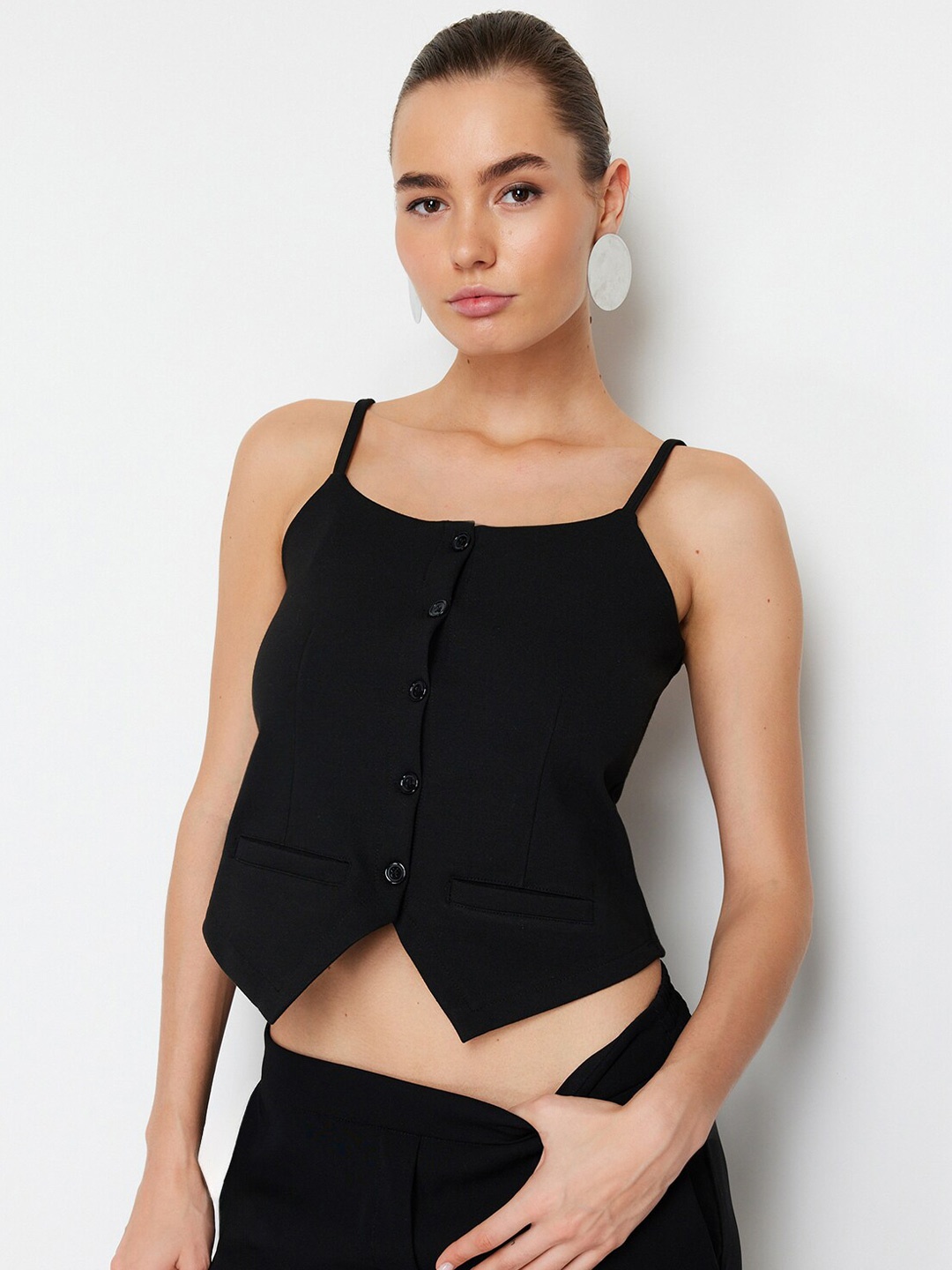 

Trendyol Shoulder Straps Crop Top, Black