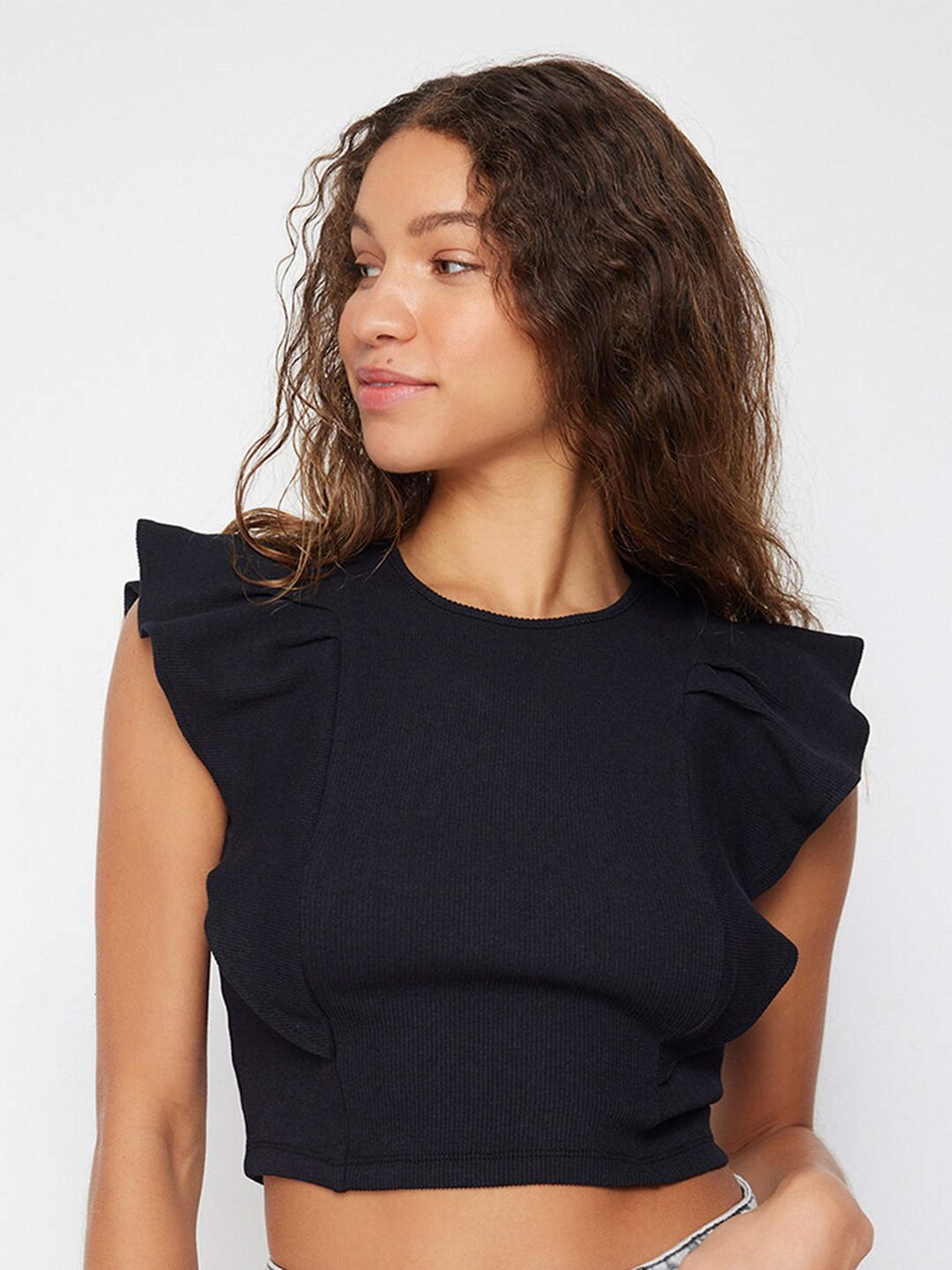 

Trendyol Round Neck Ruffled Fitted Crop Top, Black