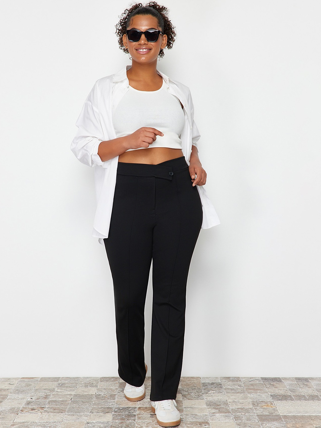 

Trendyol Plus Size Women Mid-Rise Pure Cotton Trousers, Black